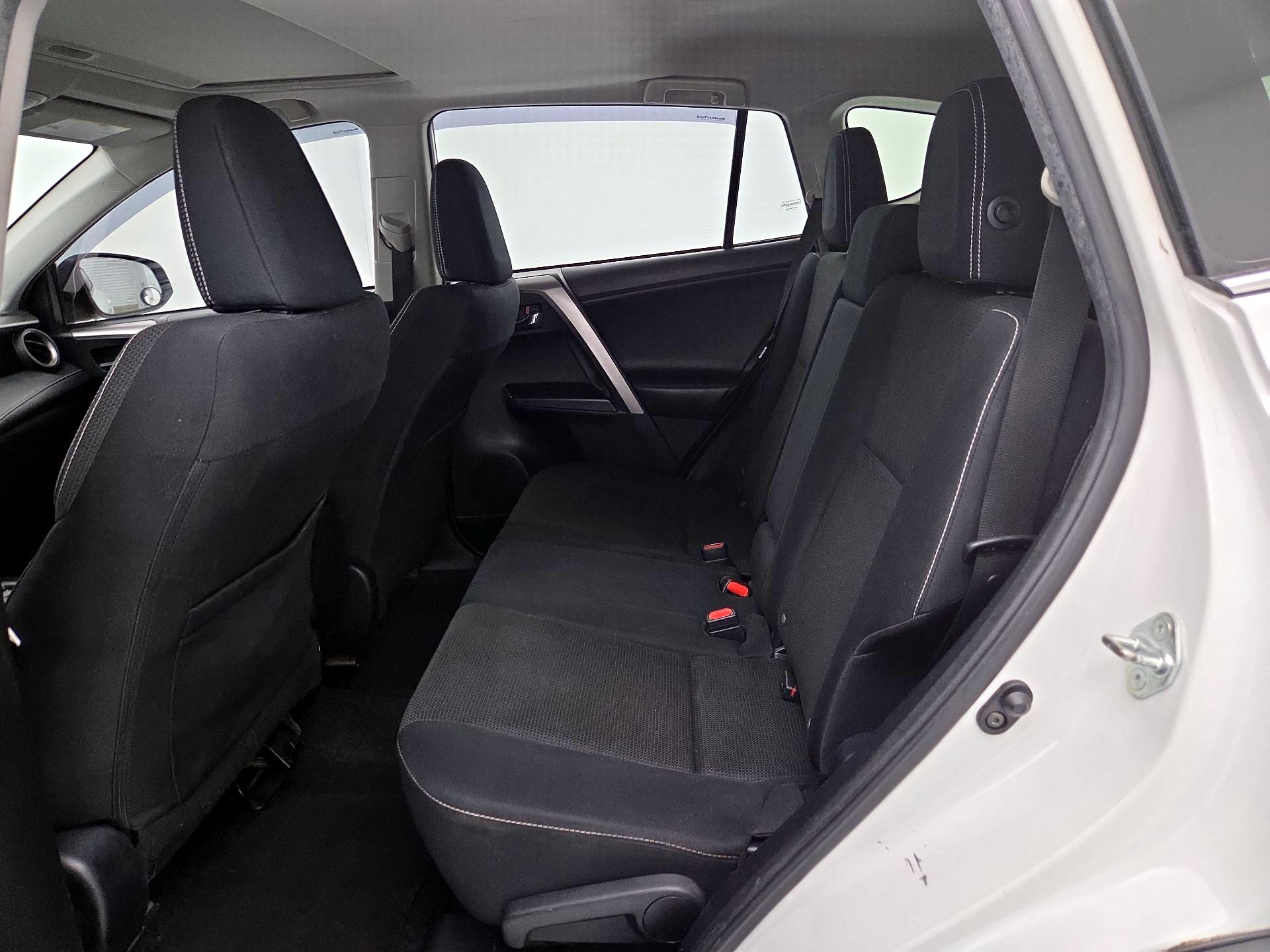 Thumbnail: 2017 Toyota RAV4 - 20