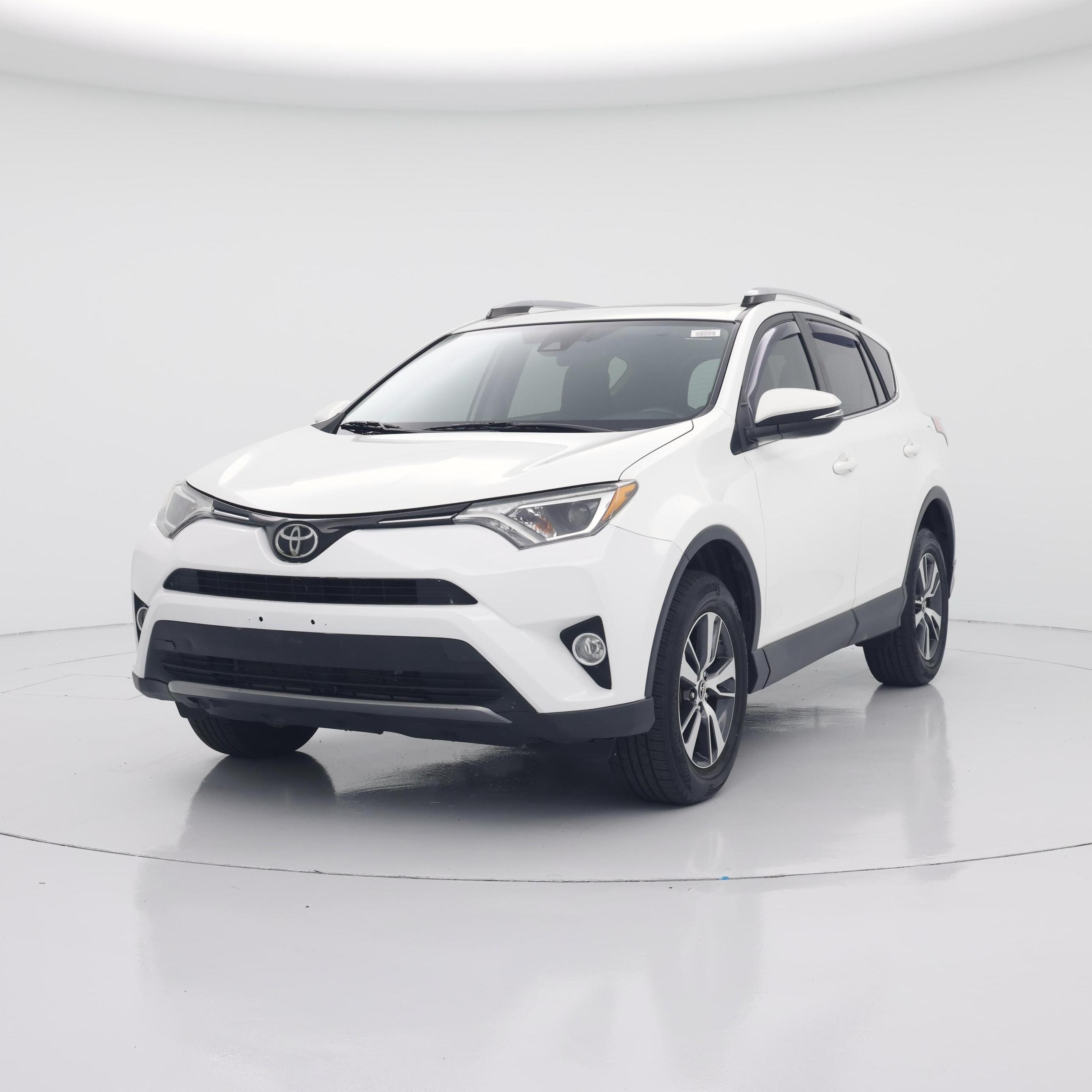 Thumbnail: 2017 Toyota RAV4 - 4
