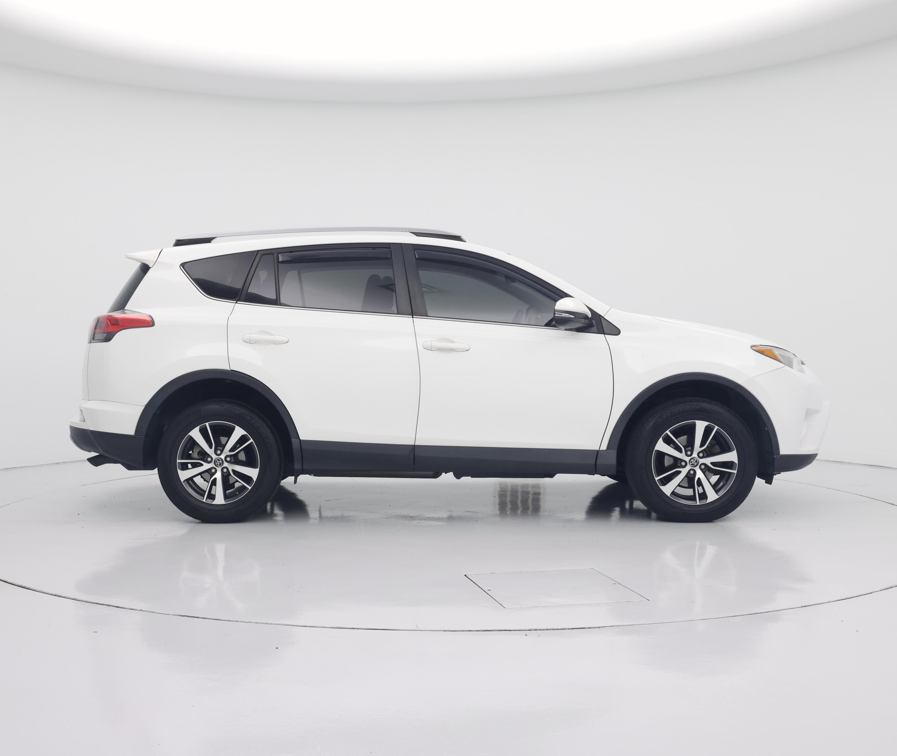 Thumbnail: 2017 Toyota RAV4 - 7