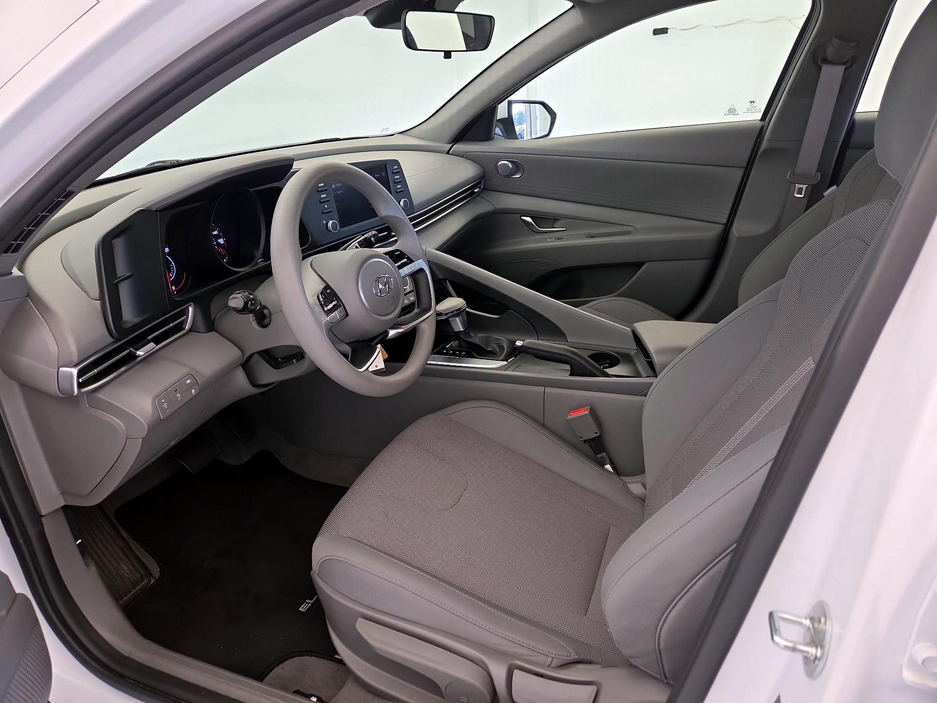 Thumbnail: 2021 Hyundai Elantra - 11