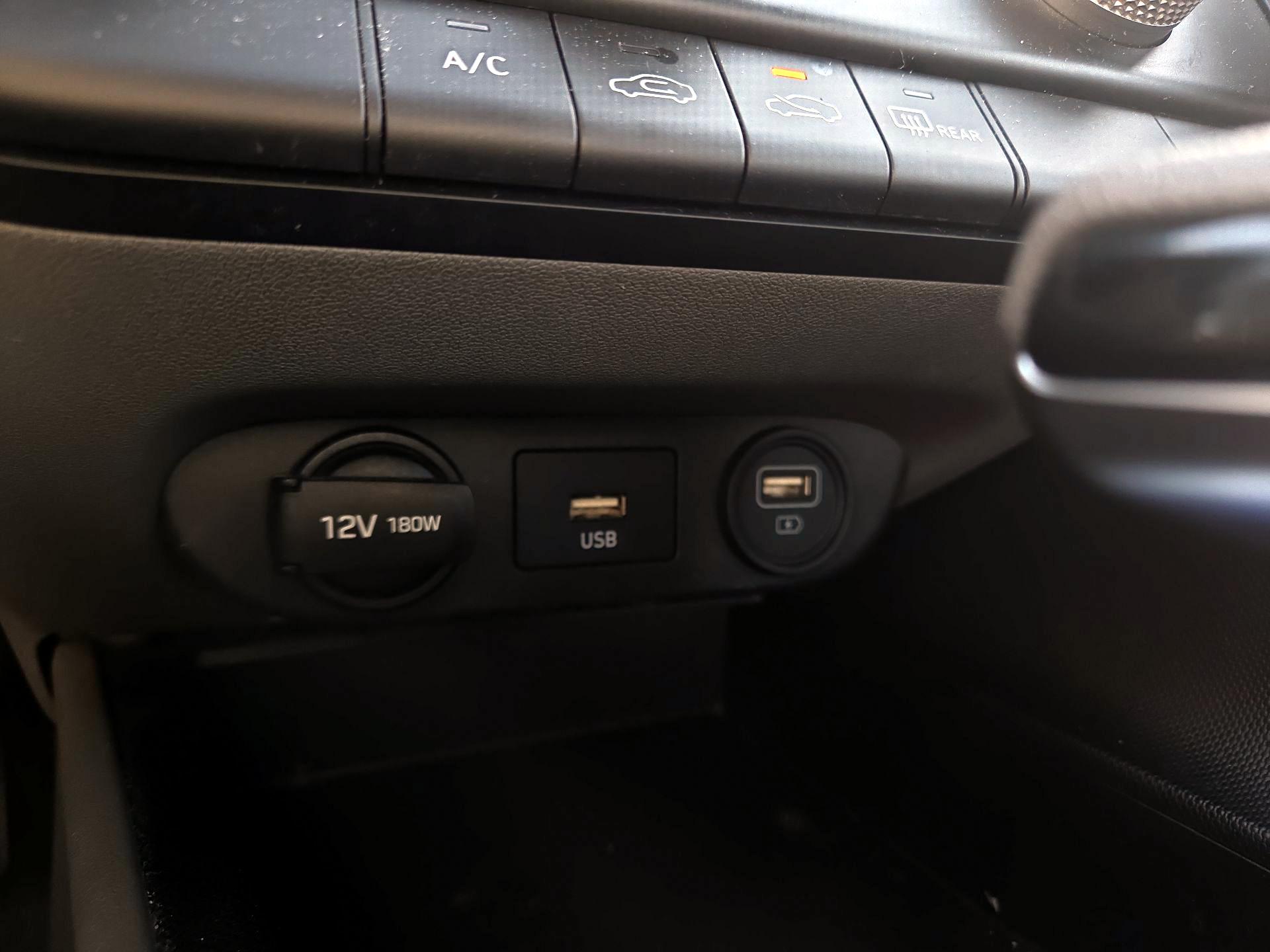 Thumbnail: 2021 Hyundai Elantra - 17