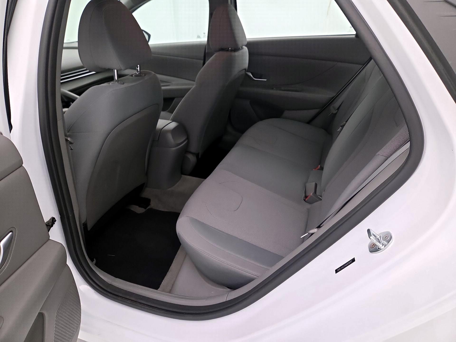 Thumbnail: 2021 Hyundai Elantra - 18