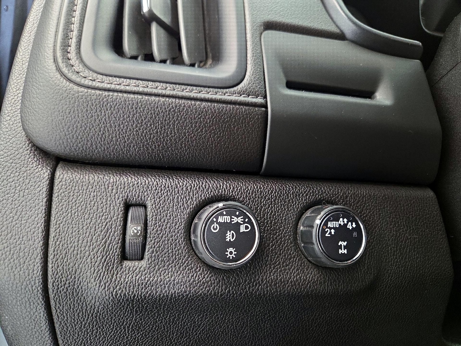 2018 GMC Canyon SLE - Photo 14