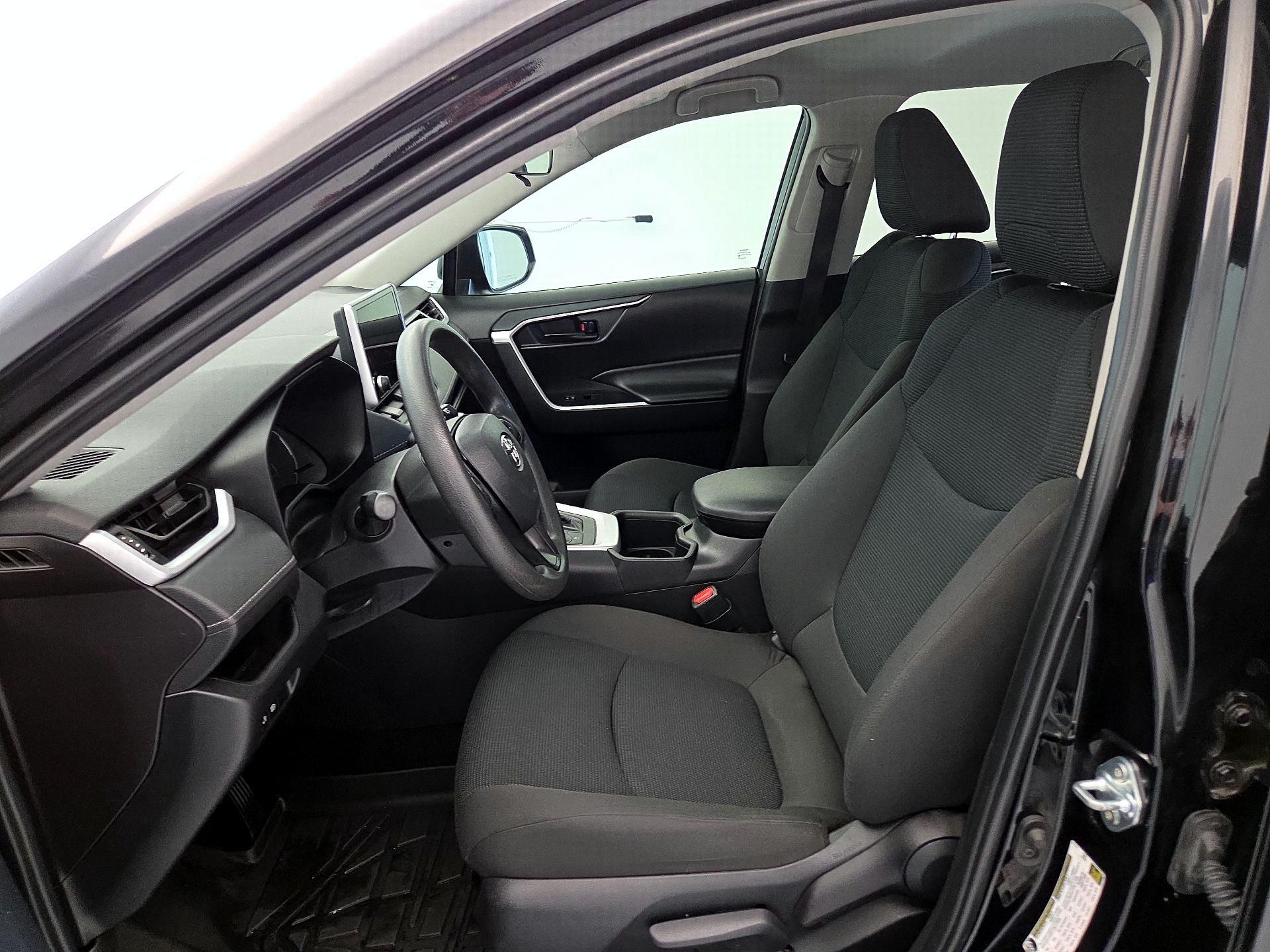 Thumbnail: 2025 Toyota RAV4 - 11