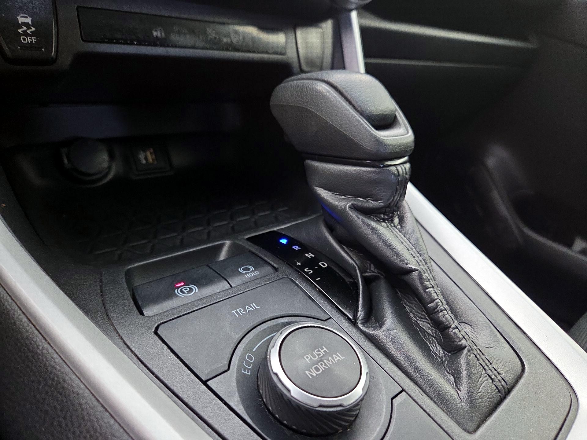 Thumbnail: 2025 Toyota RAV4 - 17