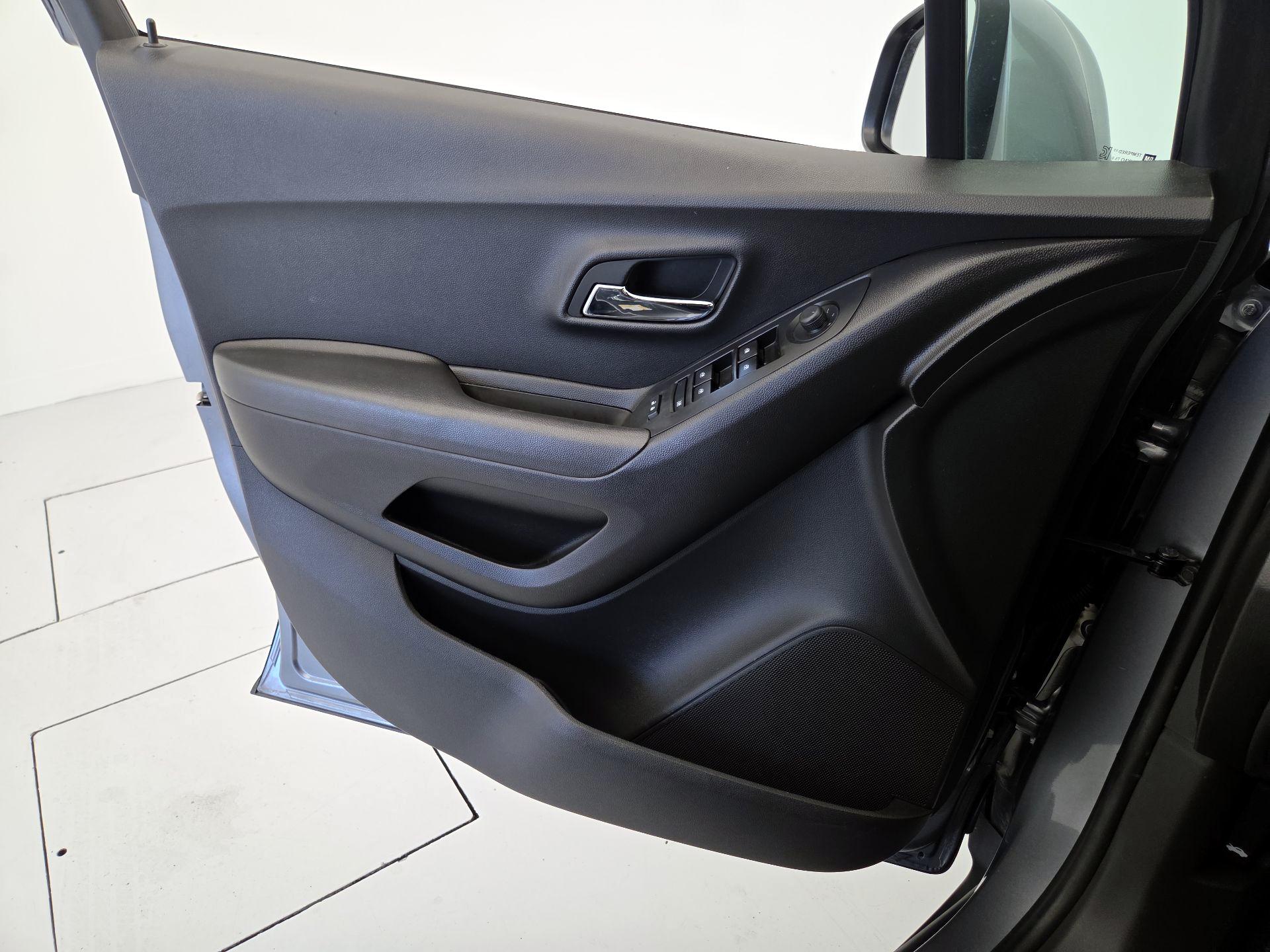 Thumbnail: 2019 Chevrolet Trax - 12