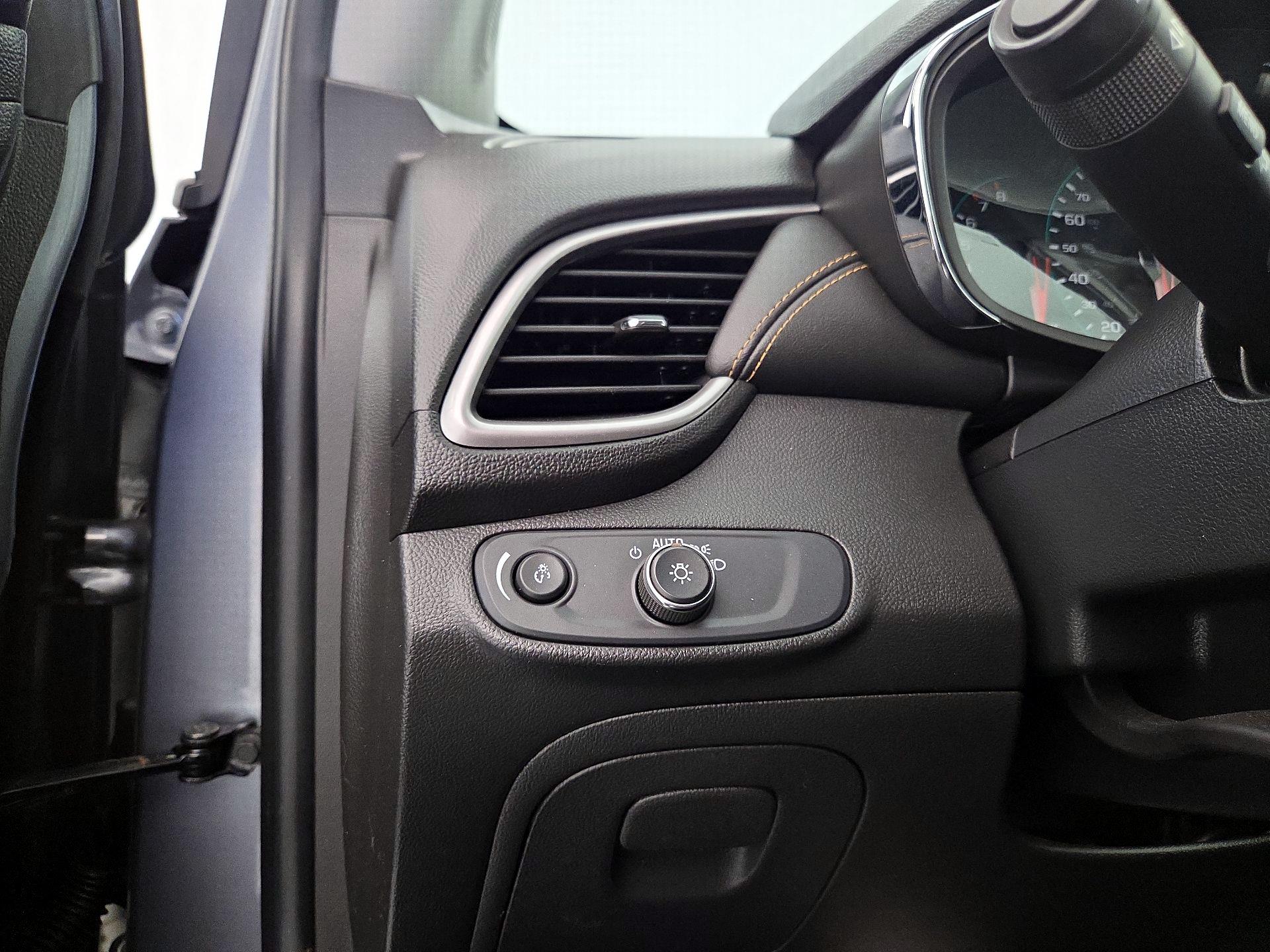 Thumbnail: 2019 Chevrolet Trax - 13