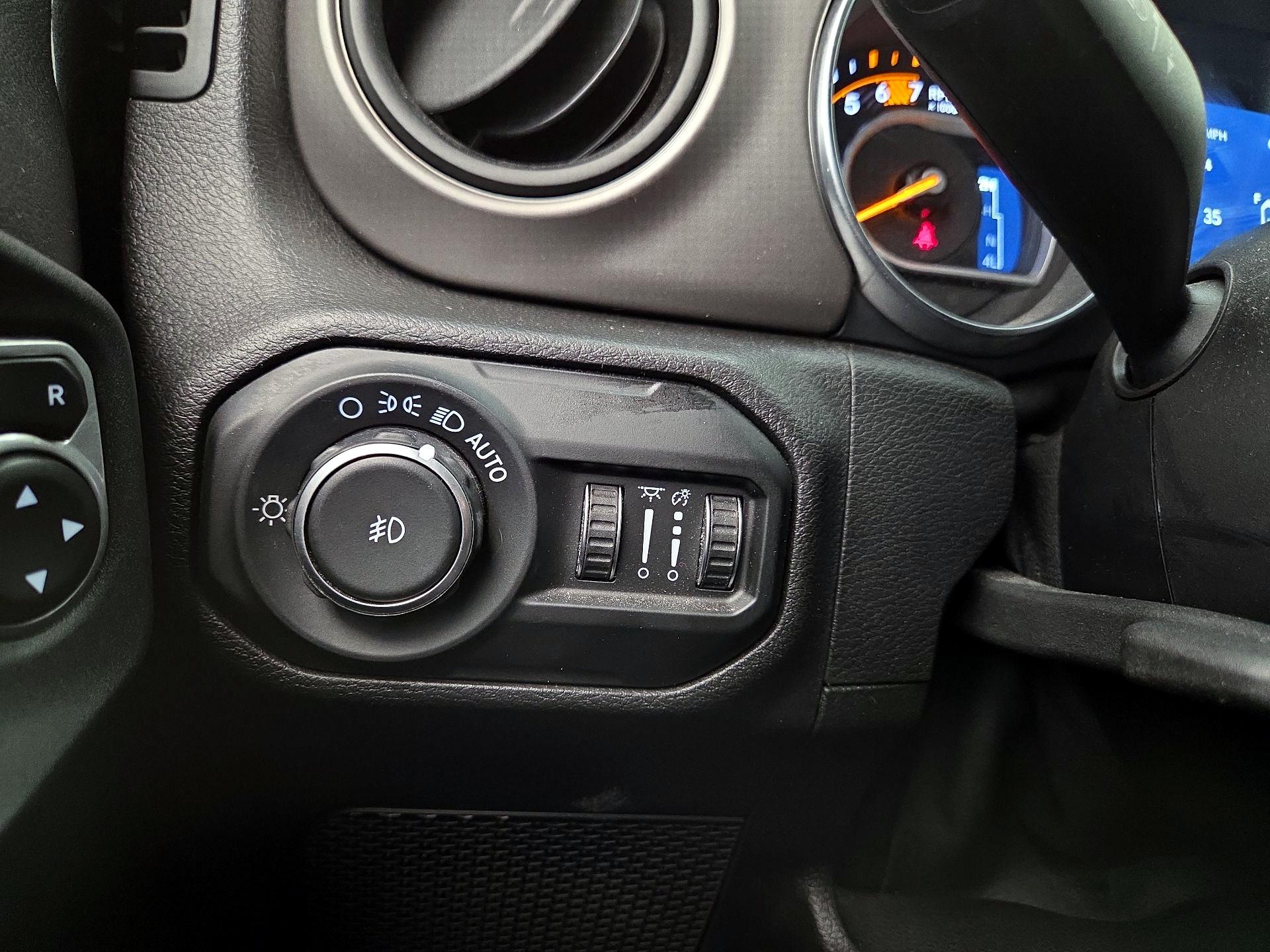 Thumbnail: 2019 Jeep Wrangler - 13