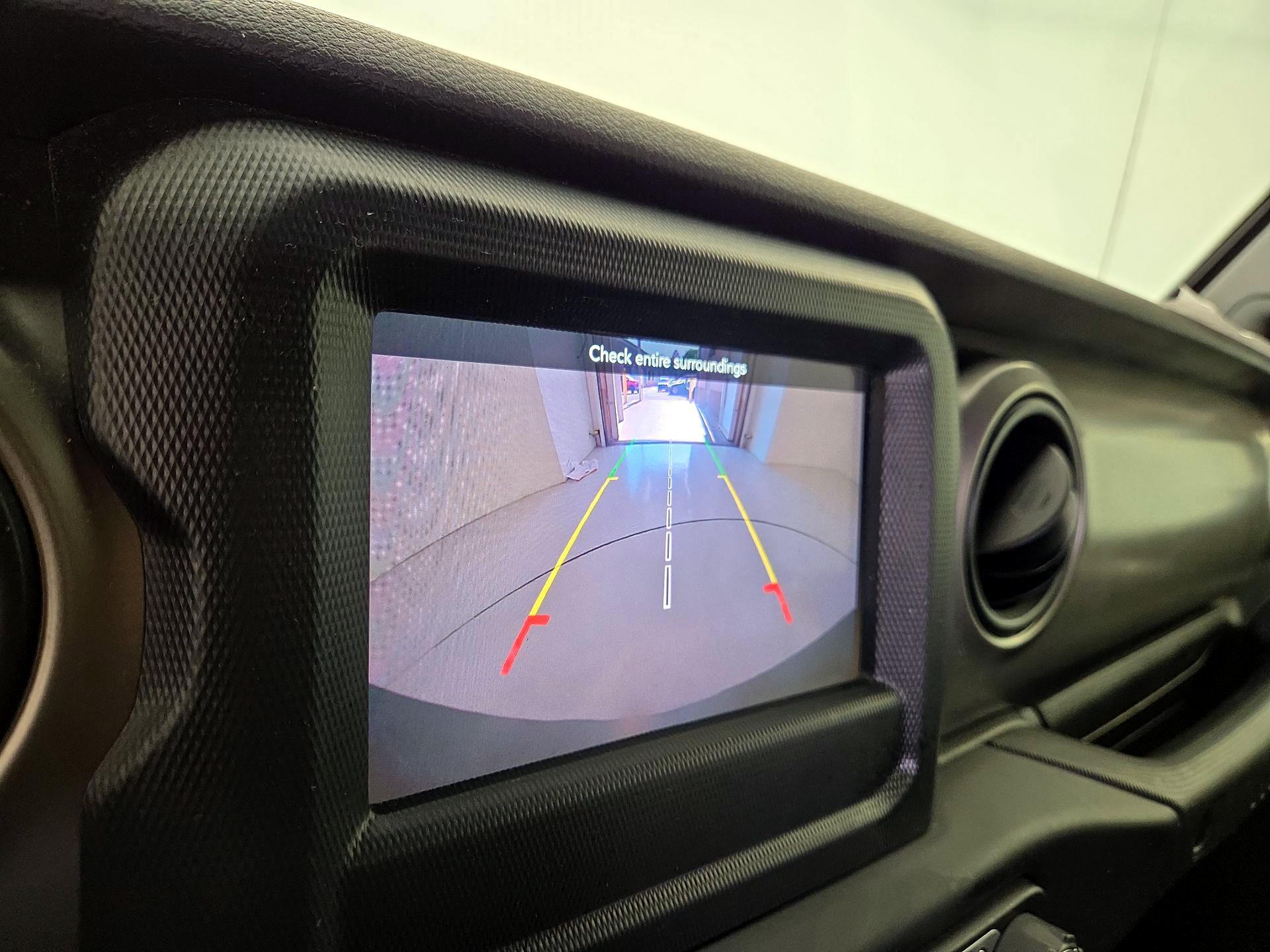 Thumbnail: 2019 Jeep Wrangler - 14