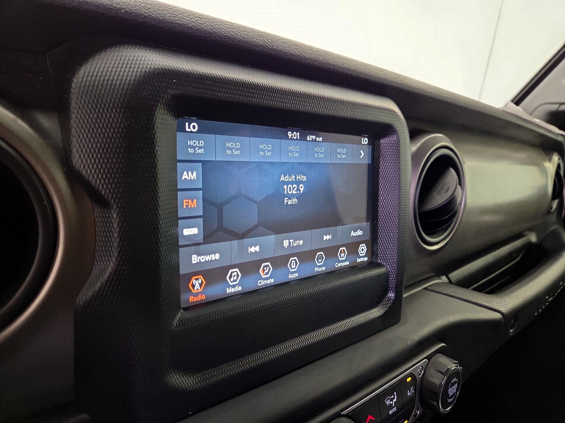 Thumbnail: 2019 Jeep Wrangler - 15