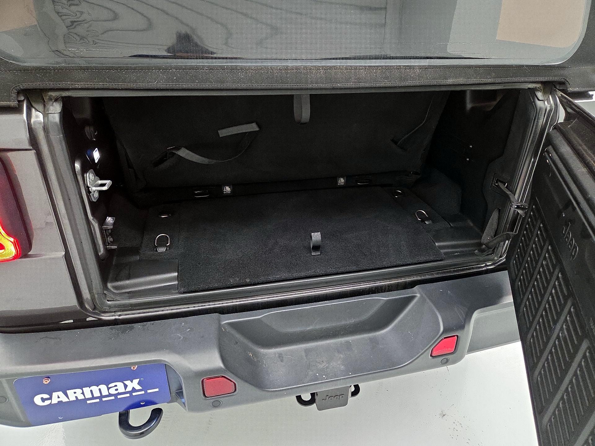 Thumbnail: 2019 Jeep Wrangler - 20