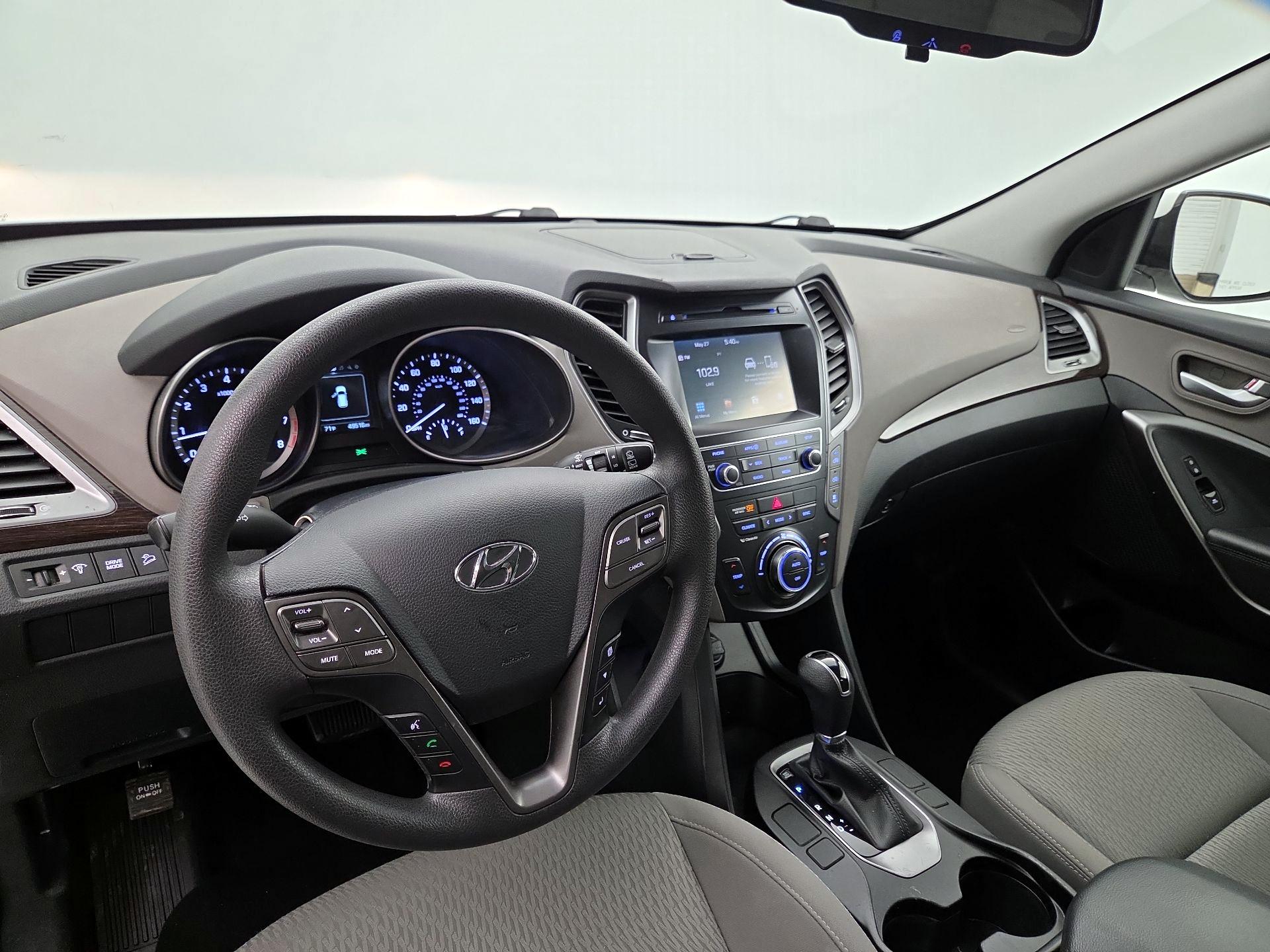 Thumbnail: 2017 Hyundai Santa Fe - 9