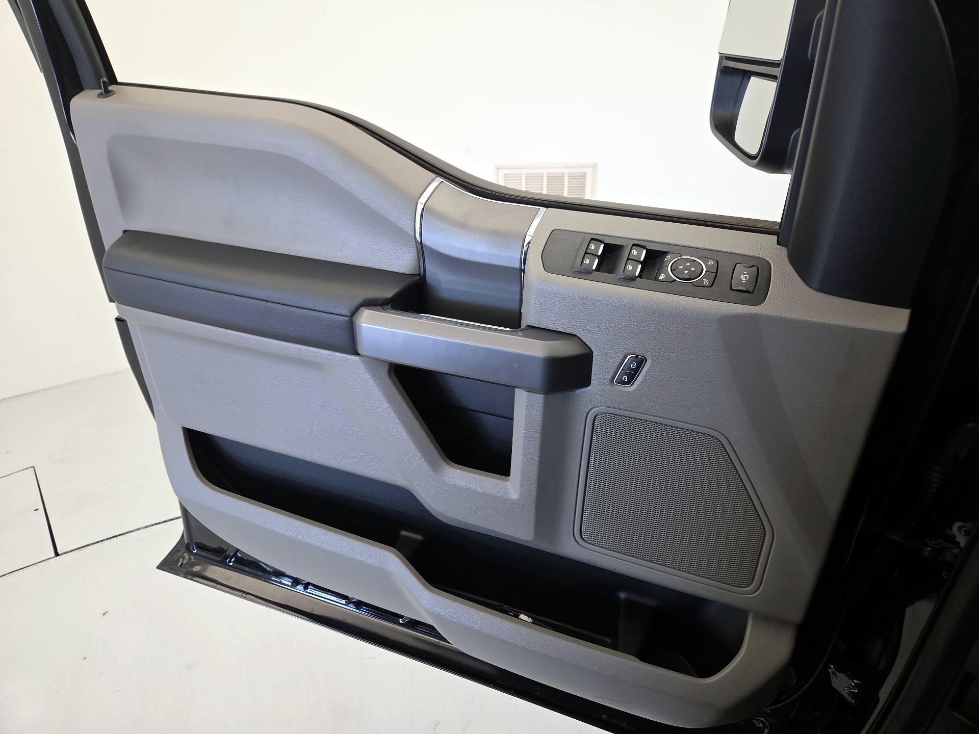 Thumbnail: 2020 Ford F-250 - 12