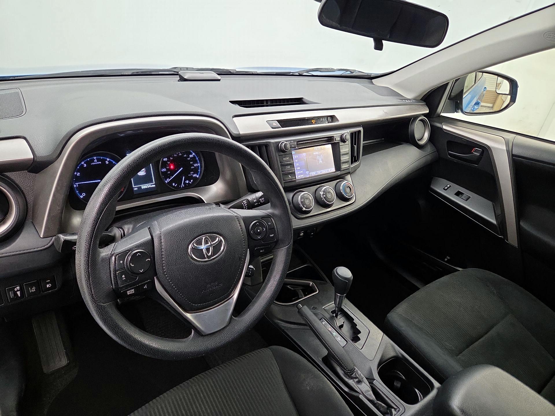 Thumbnail: 2018 Toyota RAV4 - 9
