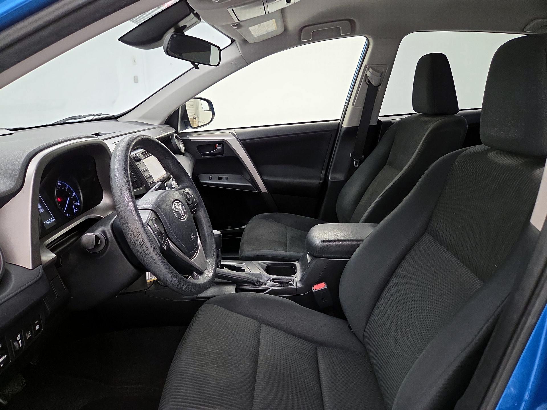 Thumbnail: 2018 Toyota RAV4 - 11