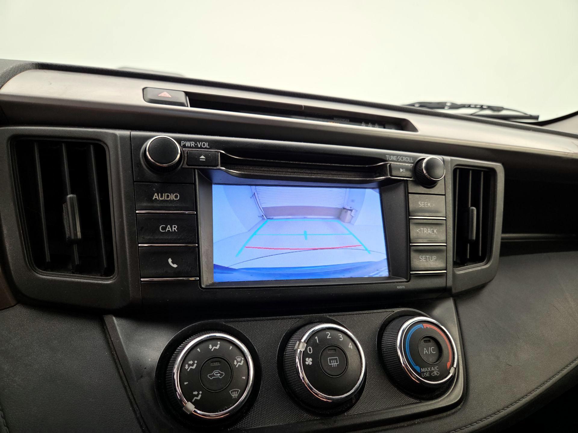 Thumbnail: 2018 Toyota RAV4 - 14