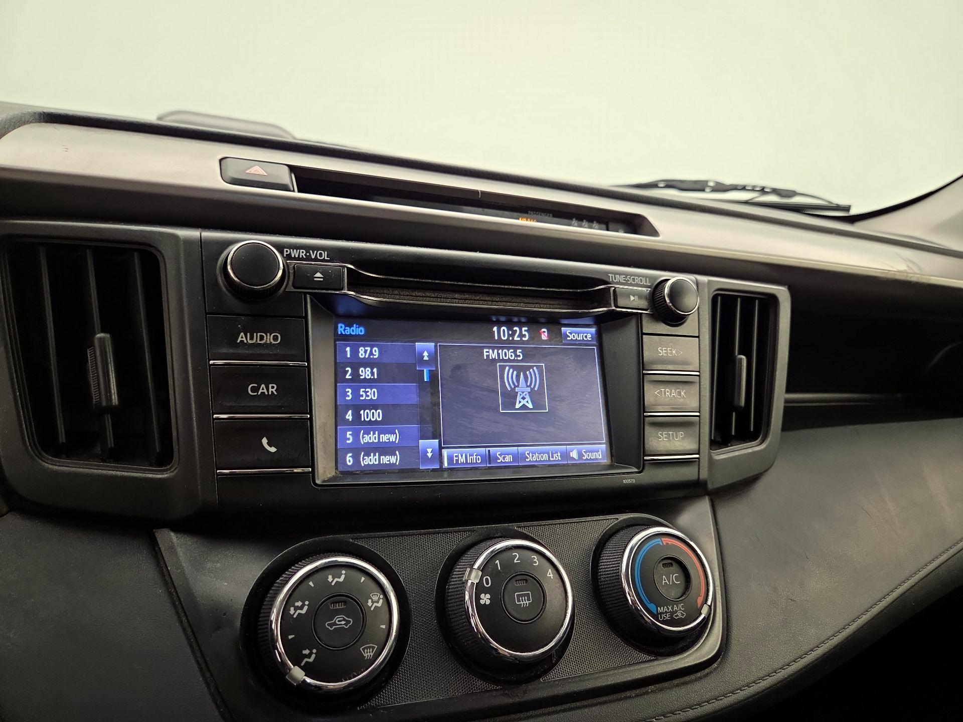 Thumbnail: 2018 Toyota RAV4 - 15