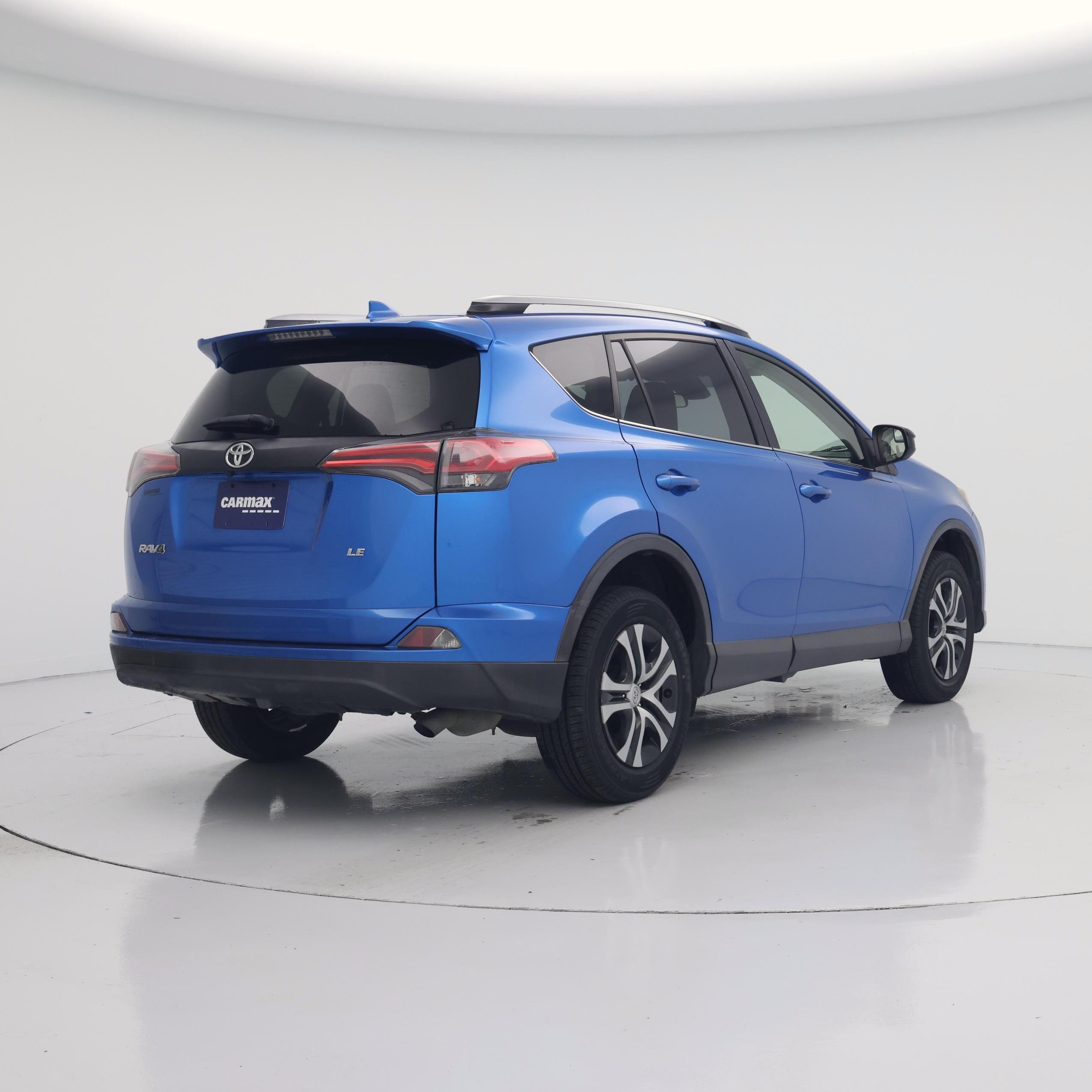 Thumbnail: 2018 Toyota RAV4 - 8