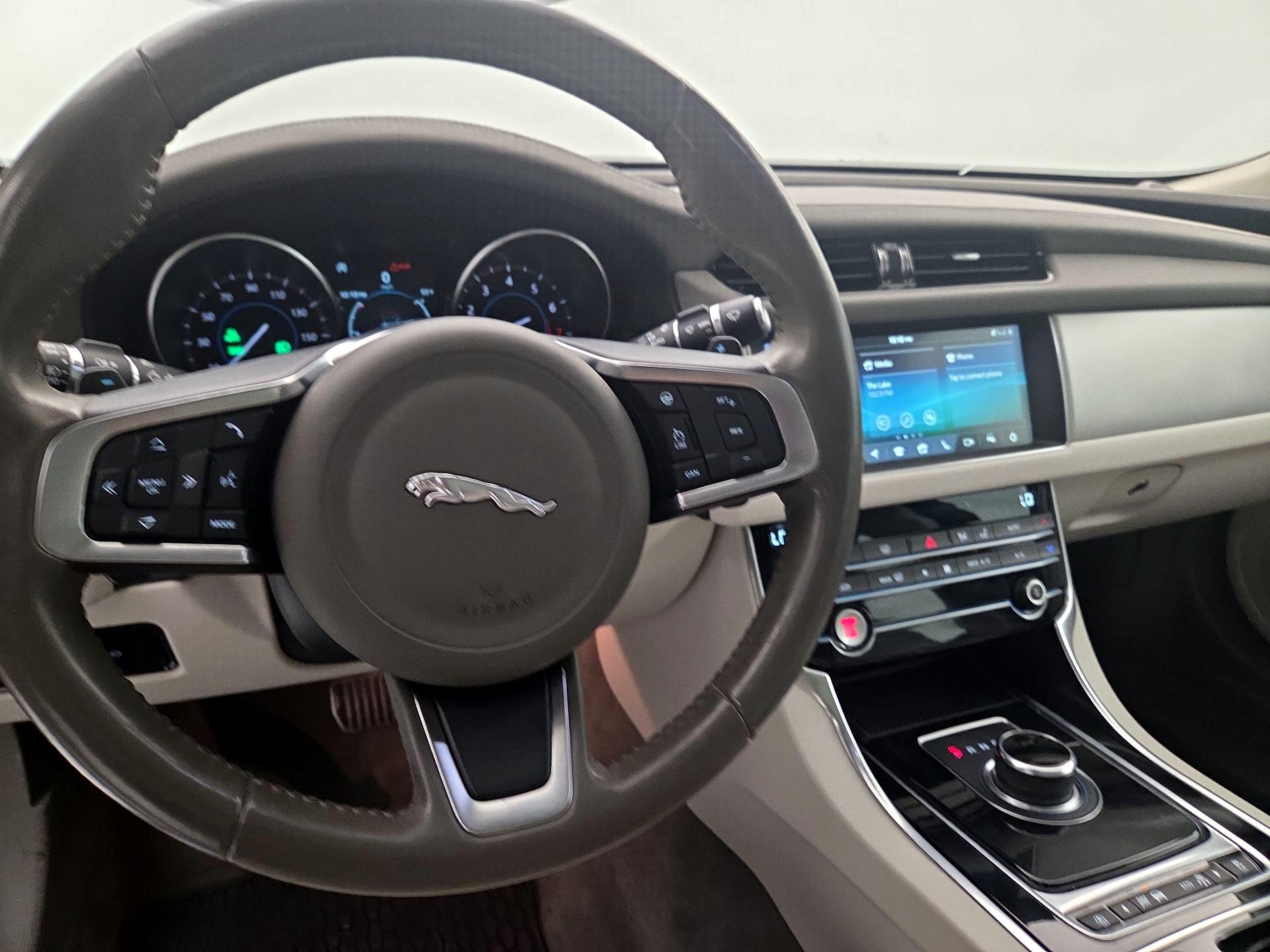 Thumbnail: 2020 Jaguar XF - 10