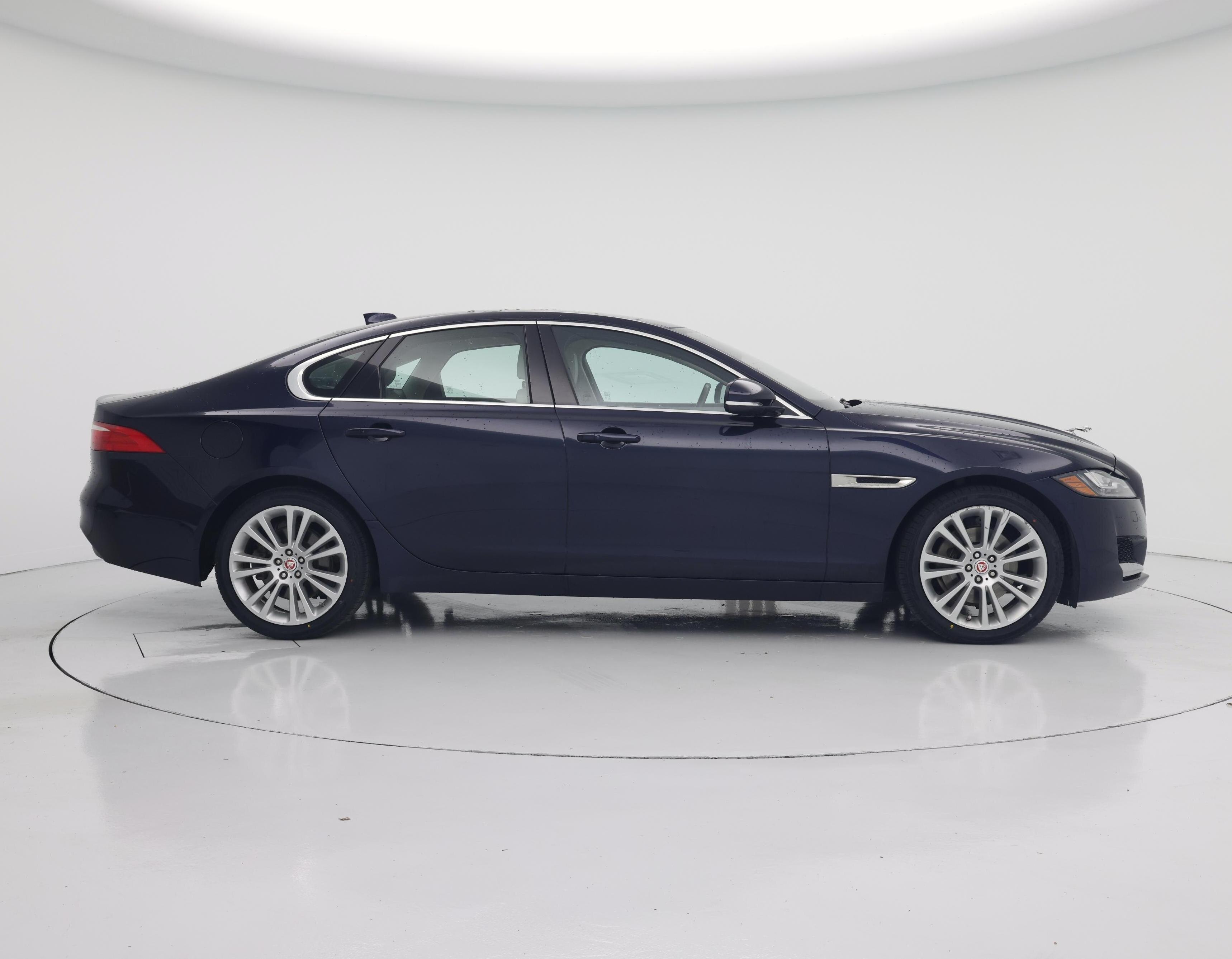Thumbnail: 2020 Jaguar XF - 7