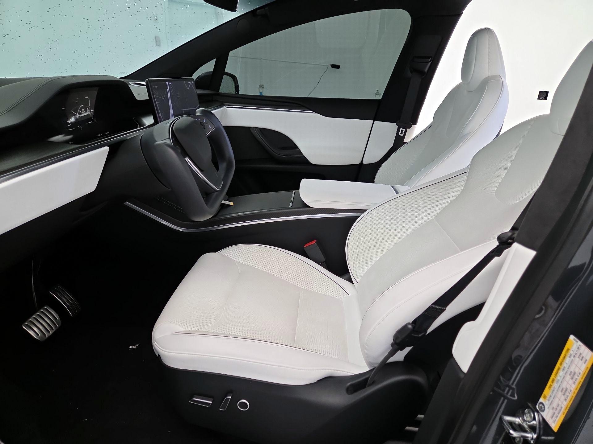 Thumbnail: 2022 Tesla Model X - 11