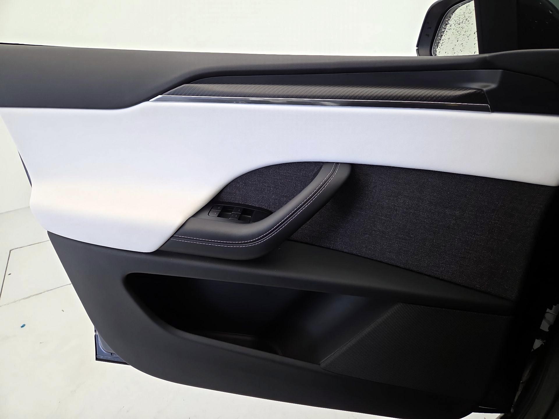 Thumbnail: 2022 Tesla Model X - 12