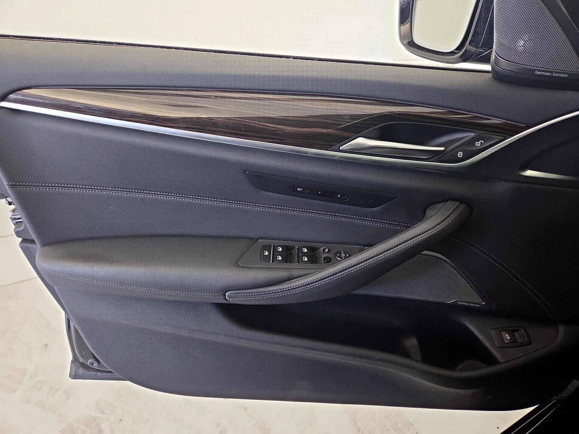 Thumbnail: 2022 BMW 5 Series - 12