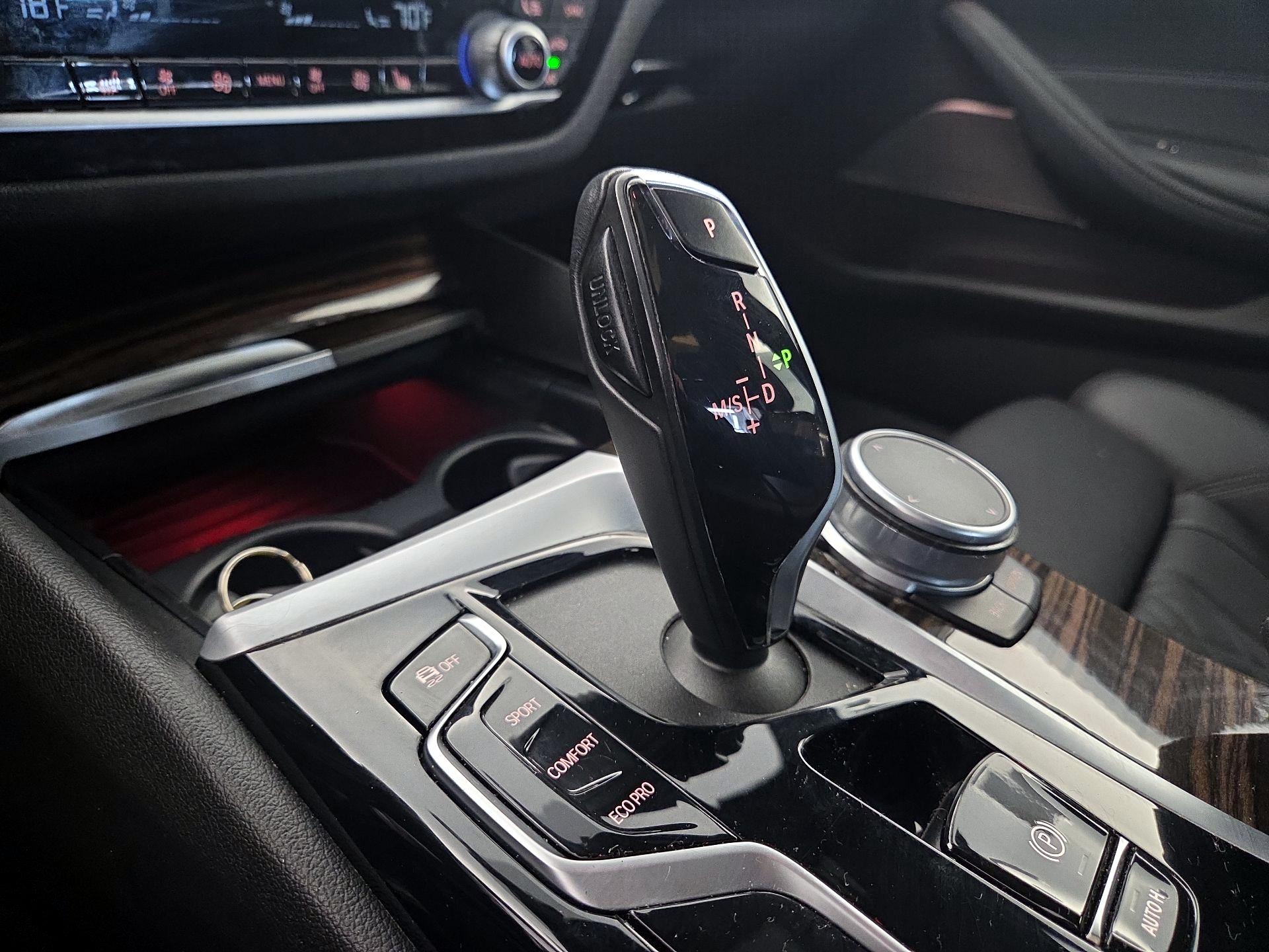 Thumbnail: 2022 BMW 5 Series - 17