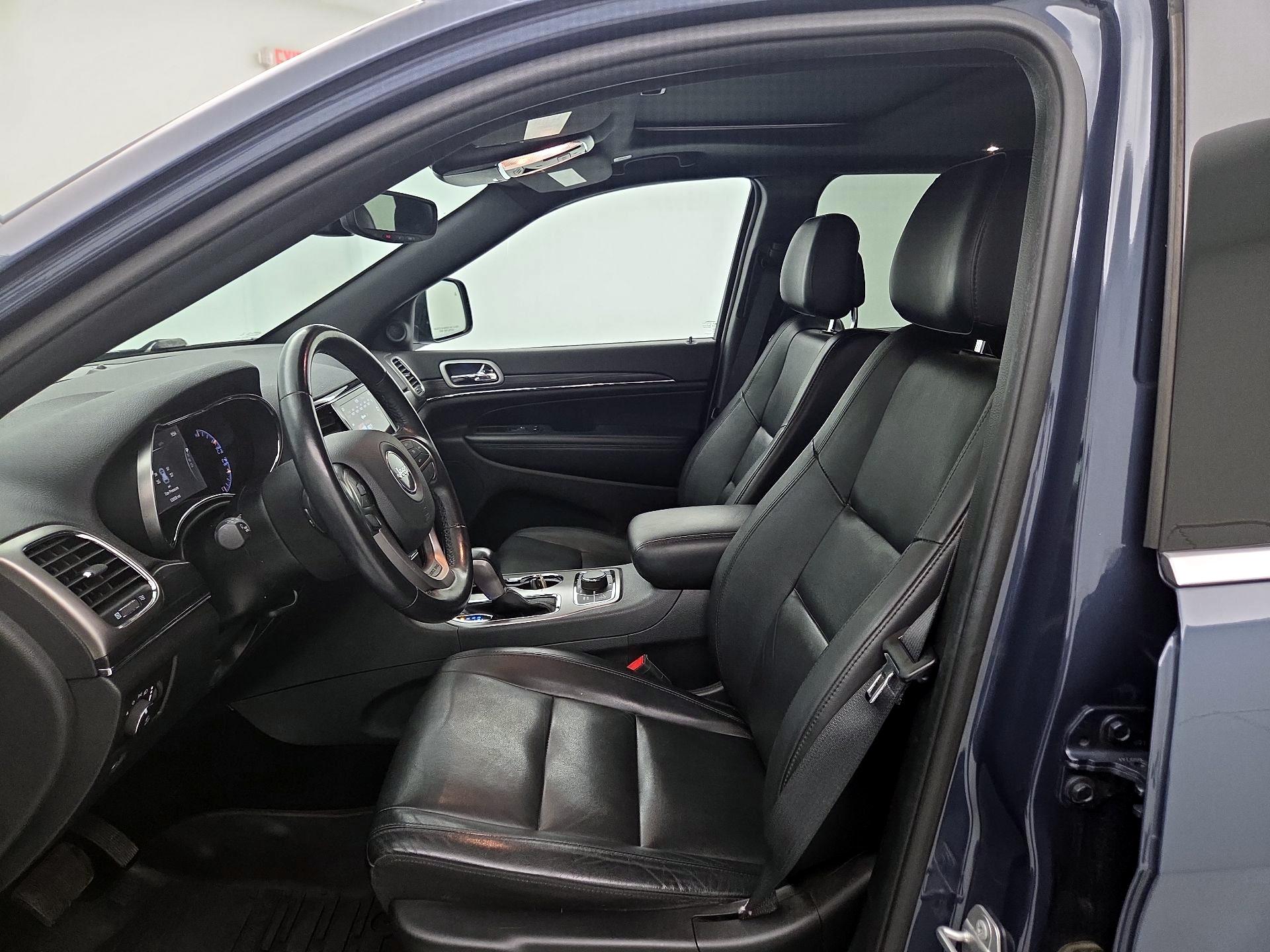 Thumbnail: 2020 Jeep Grand Cherokee - 11