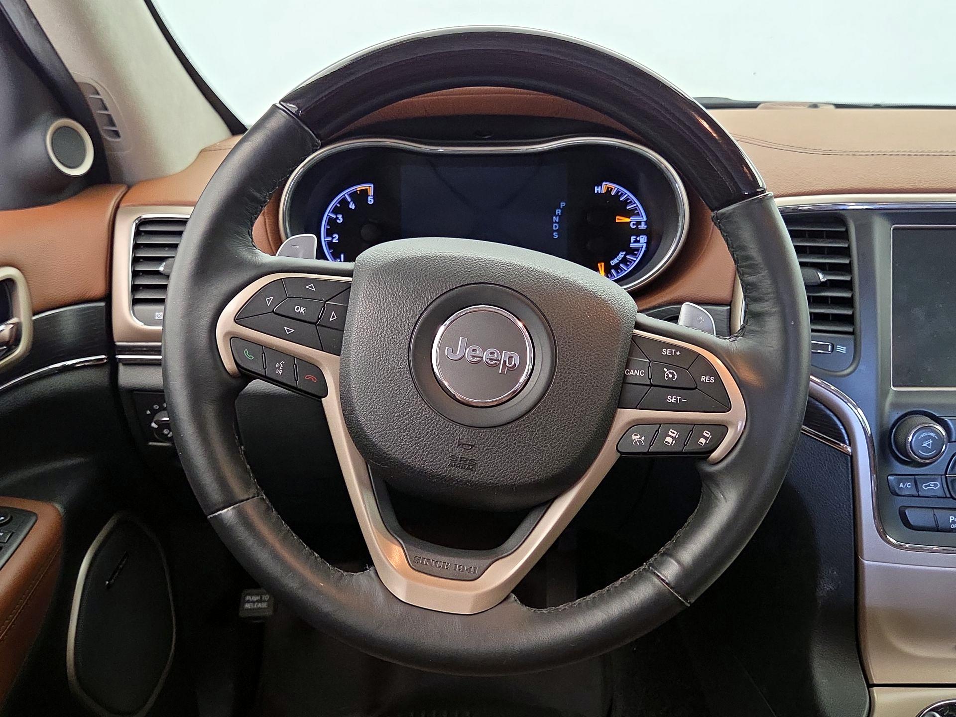 Thumbnail: 2015 Jeep Grand Cherokee - 10