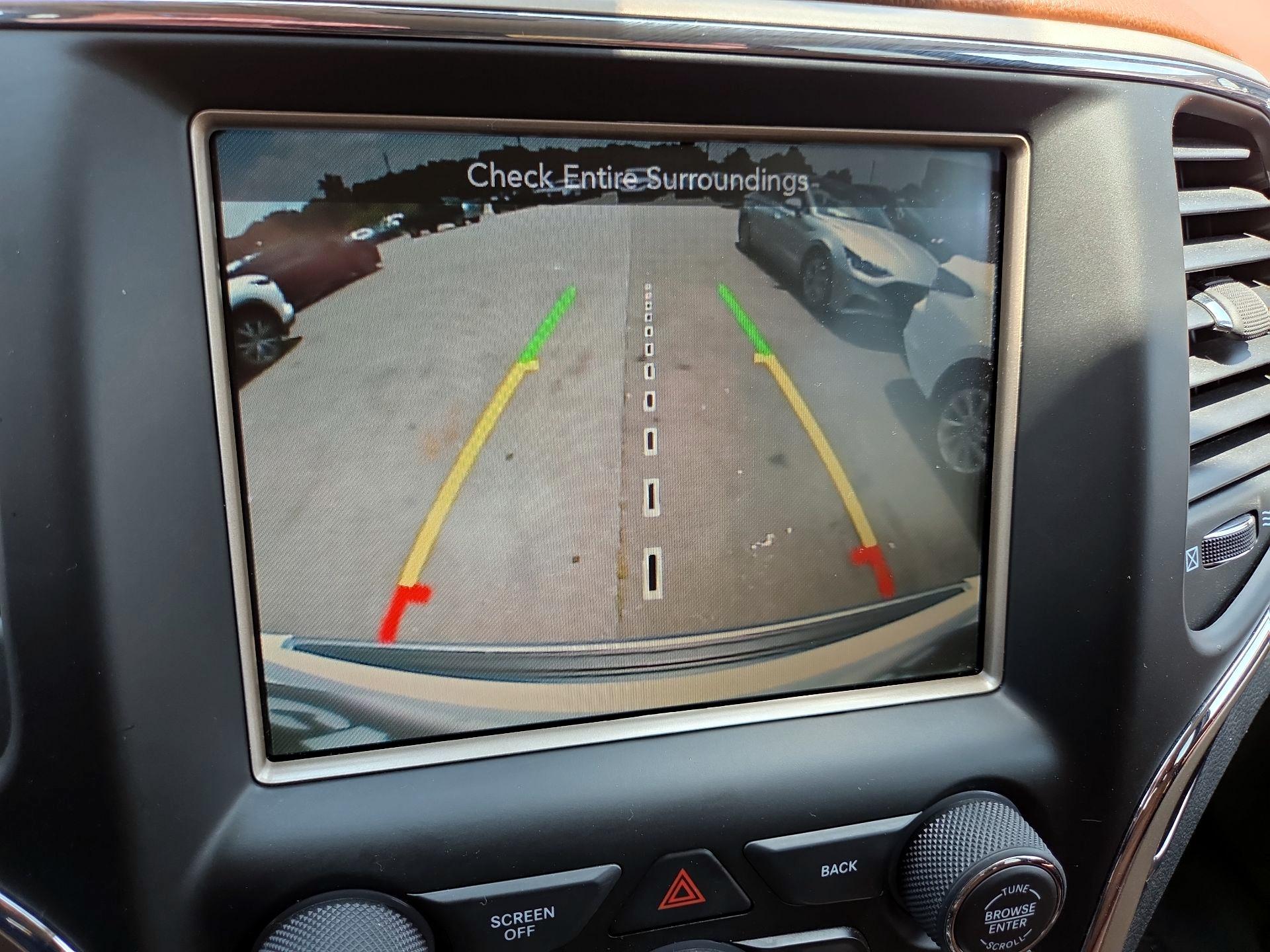 Thumbnail: 2015 Jeep Grand Cherokee - 15