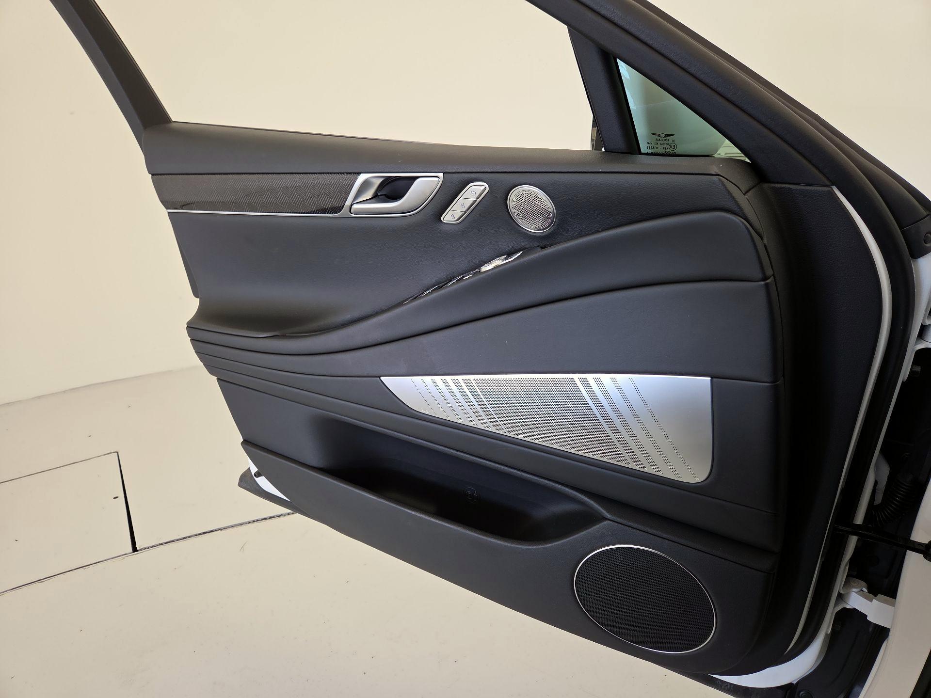 Thumbnail: 2024 Genesis G80 - 12