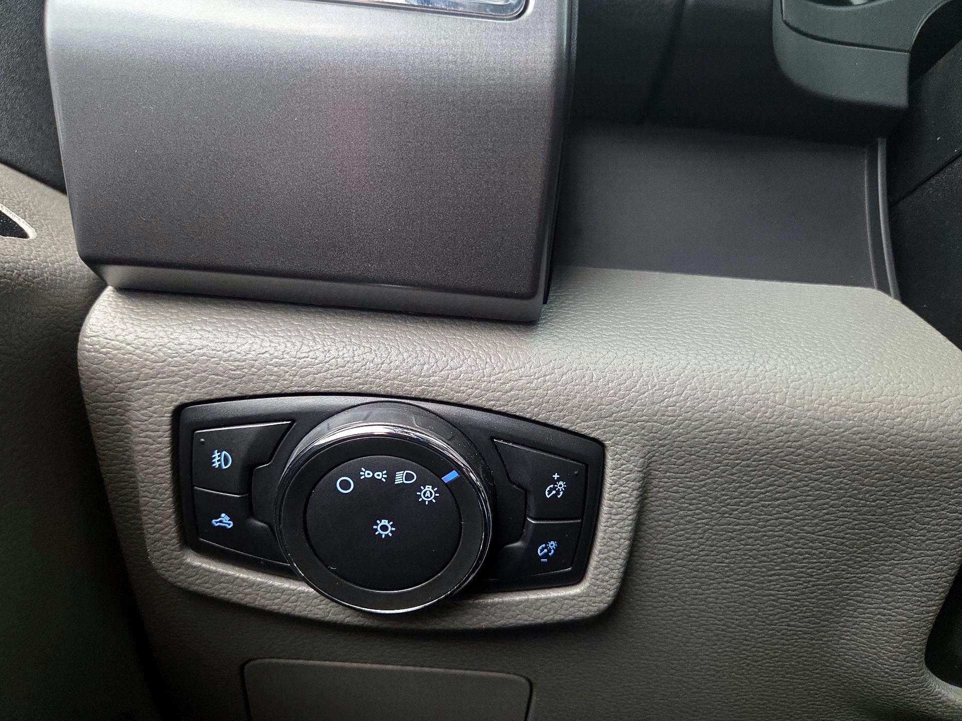 Thumbnail: 2016 Ford F-150 - 13