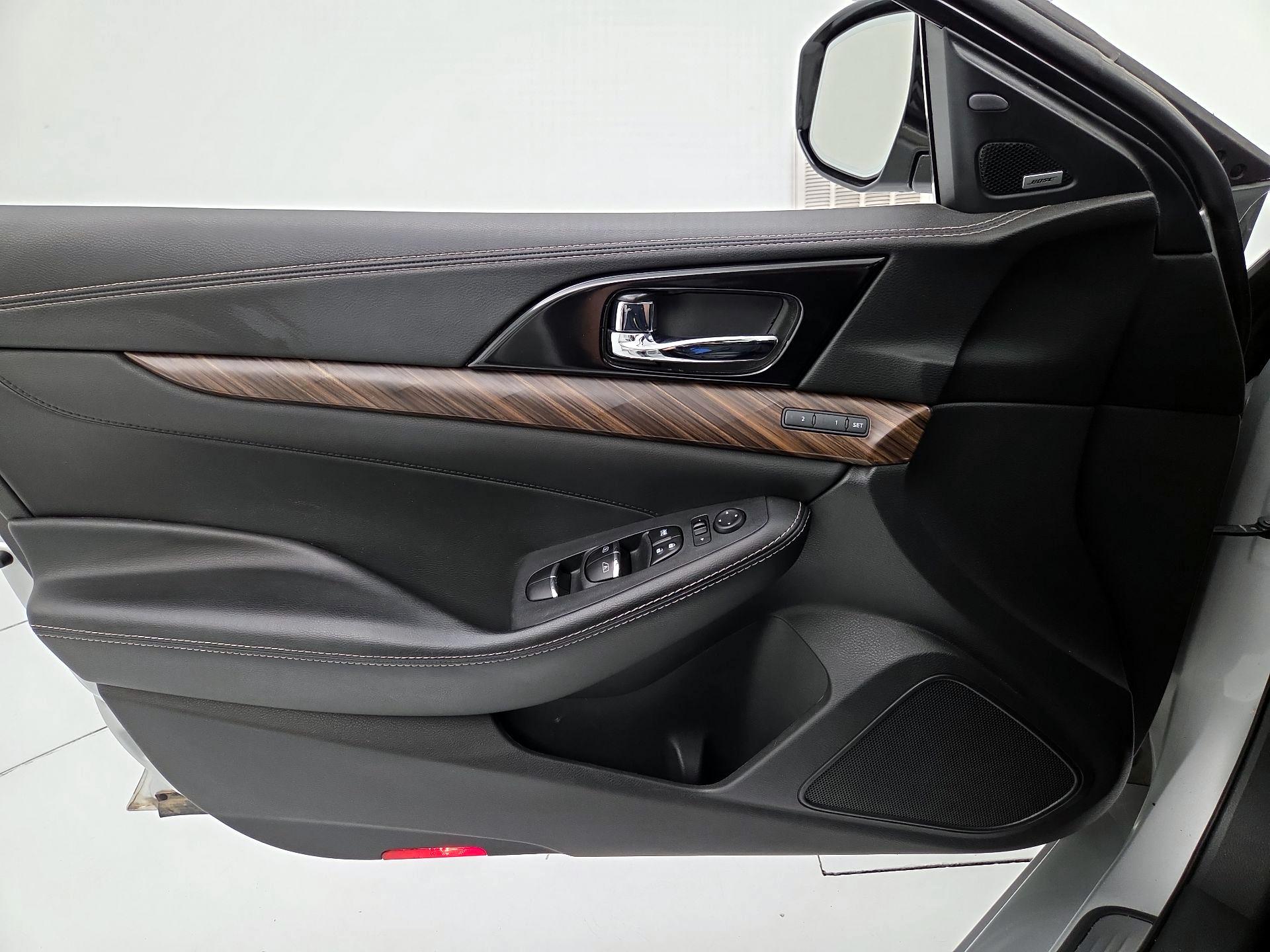 Thumbnail: 2017 Nissan Maxima - 12