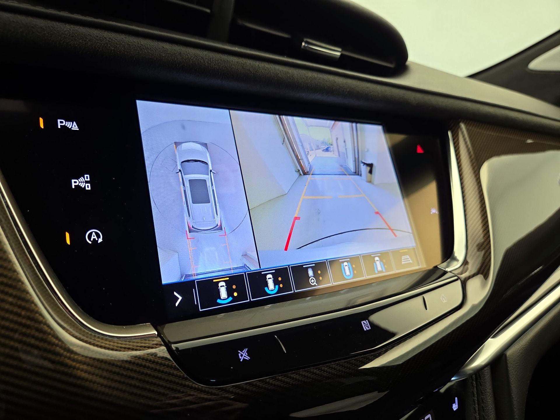 Thumbnail: 2020 Cadillac XT6 - 14