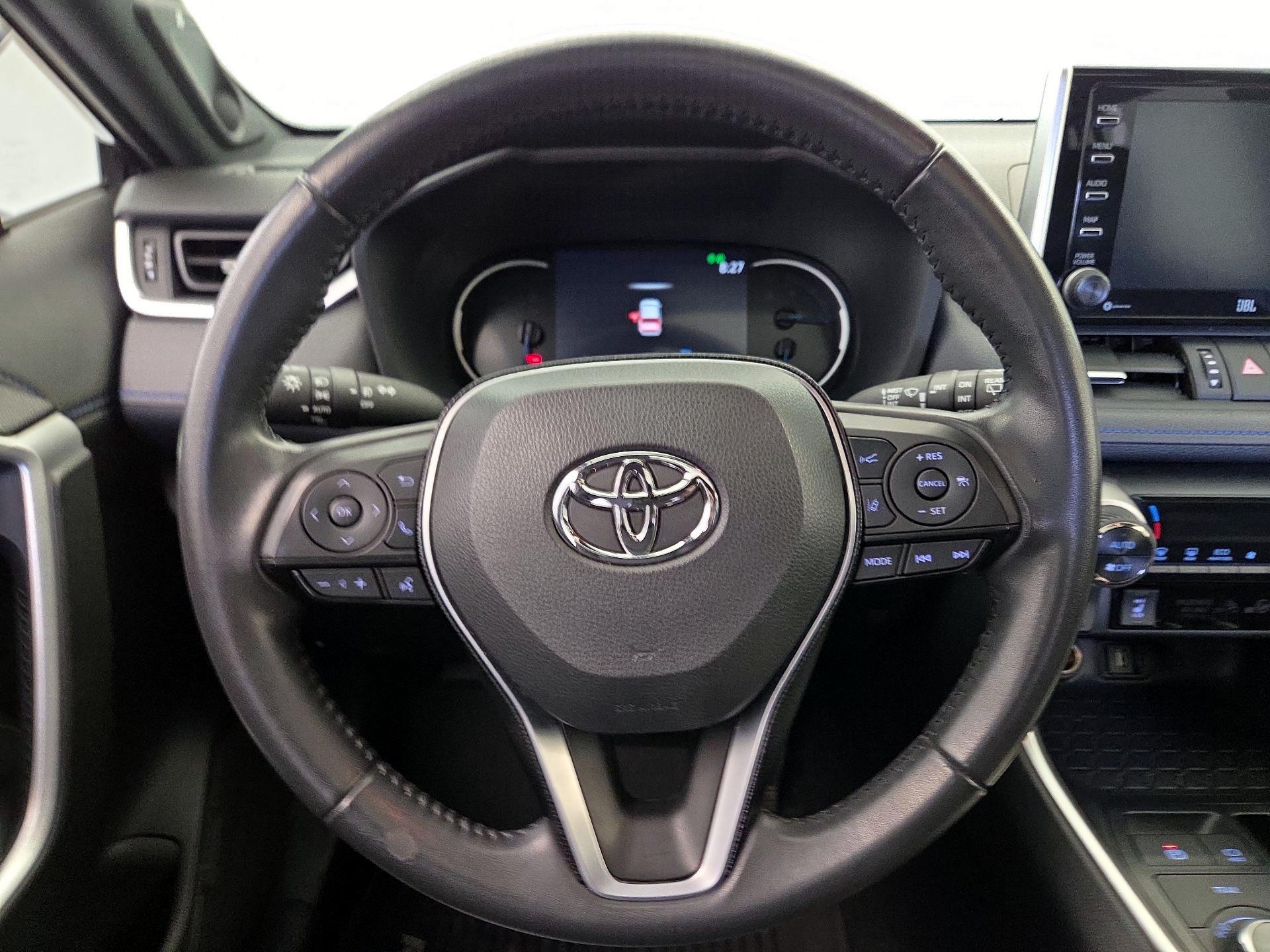Thumbnail: 2020 Toyota RAV4 - 10