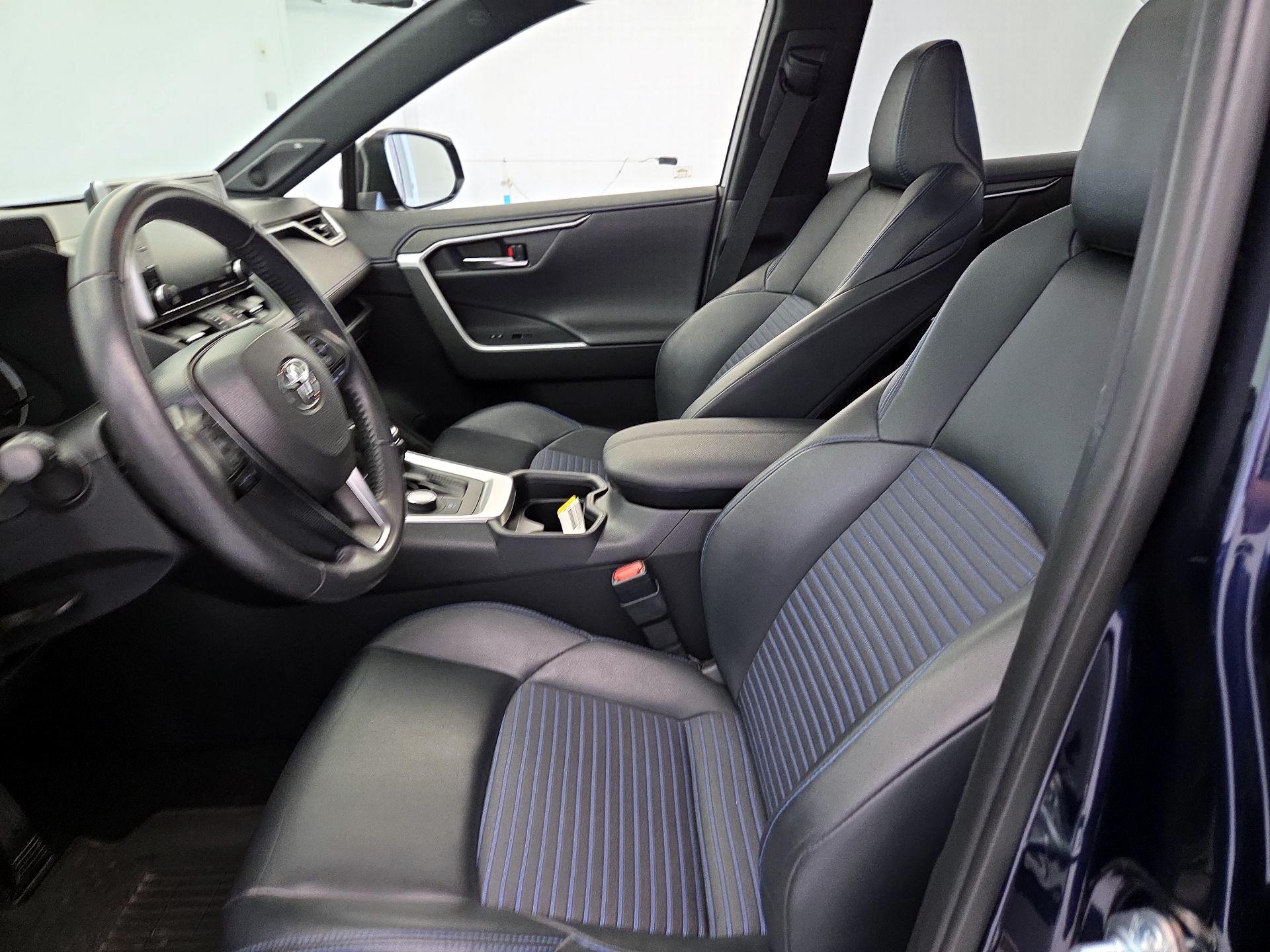 Thumbnail: 2020 Toyota RAV4 - 11
