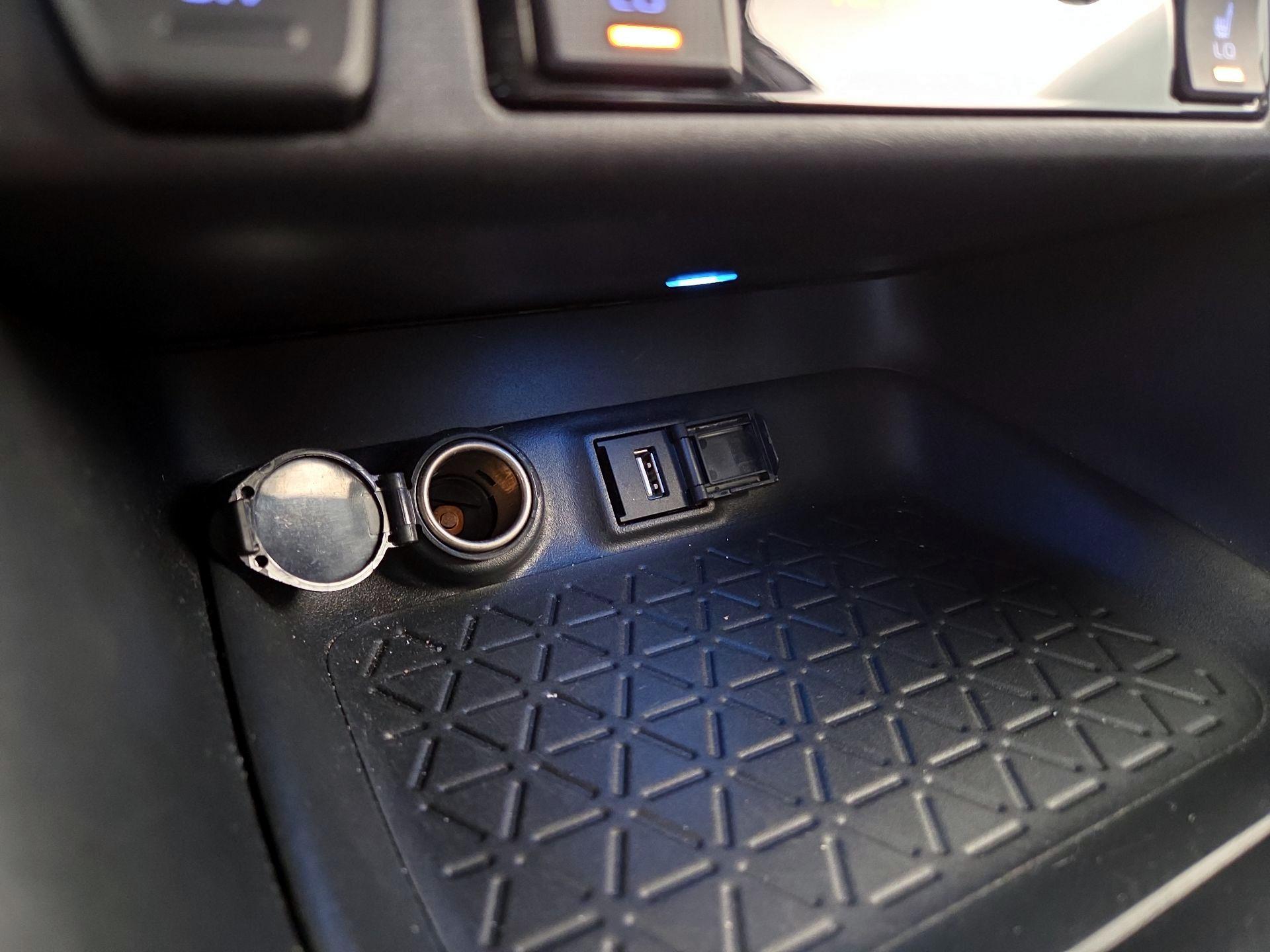 Thumbnail: 2020 Toyota RAV4 - 19