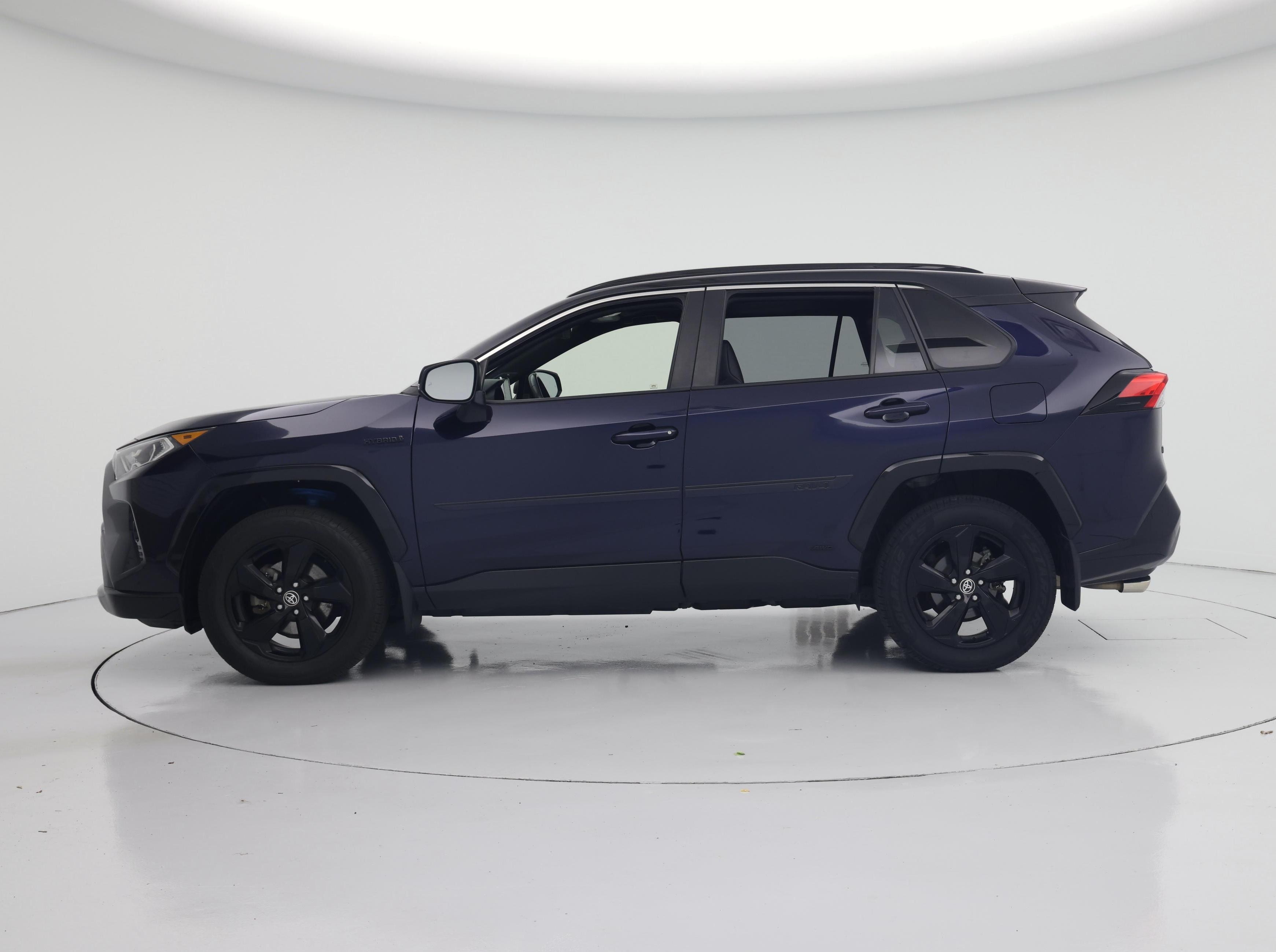 Thumbnail: 2020 Toyota RAV4 - 3