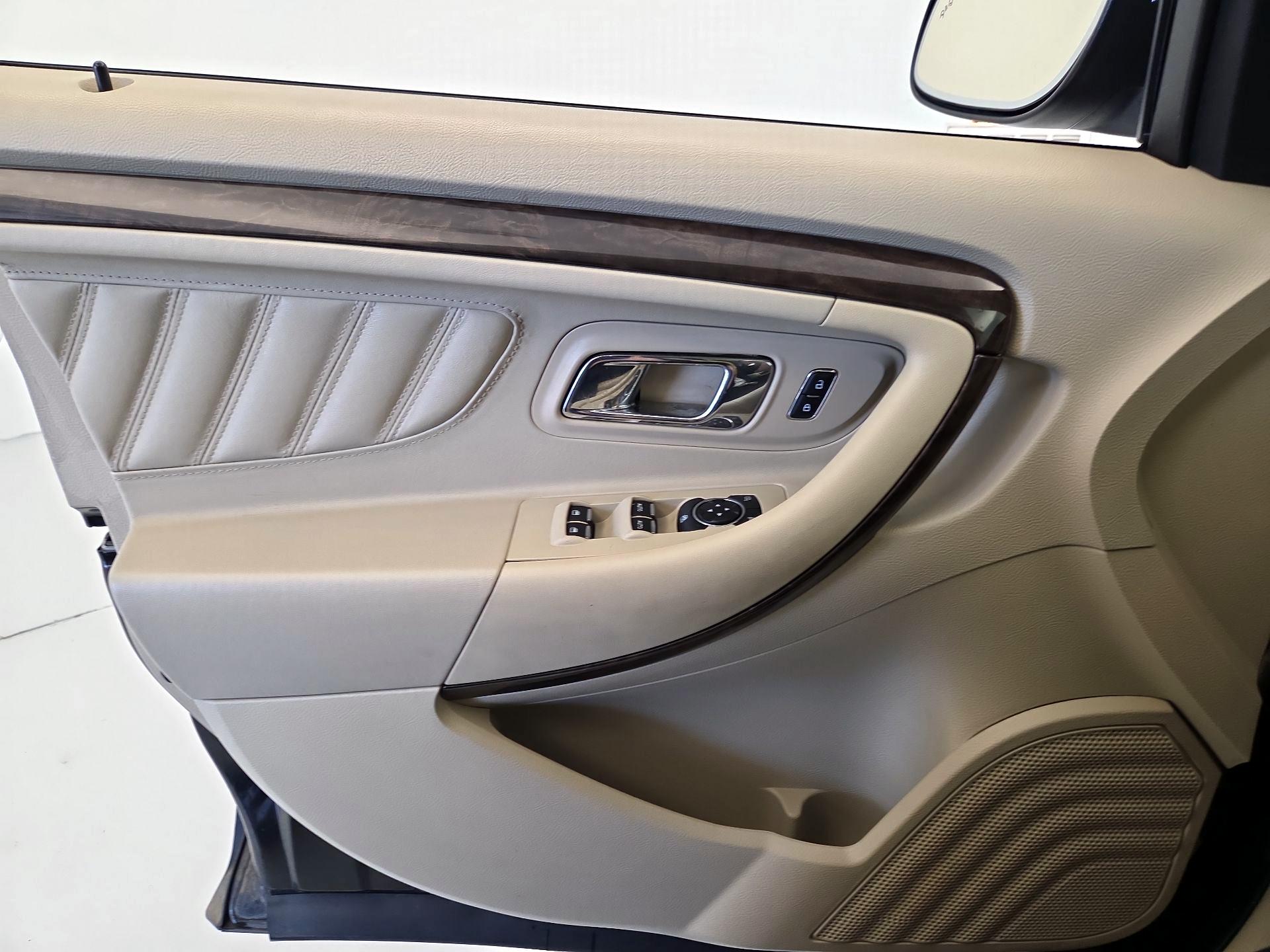 Thumbnail: 2018 Ford Taurus - 12