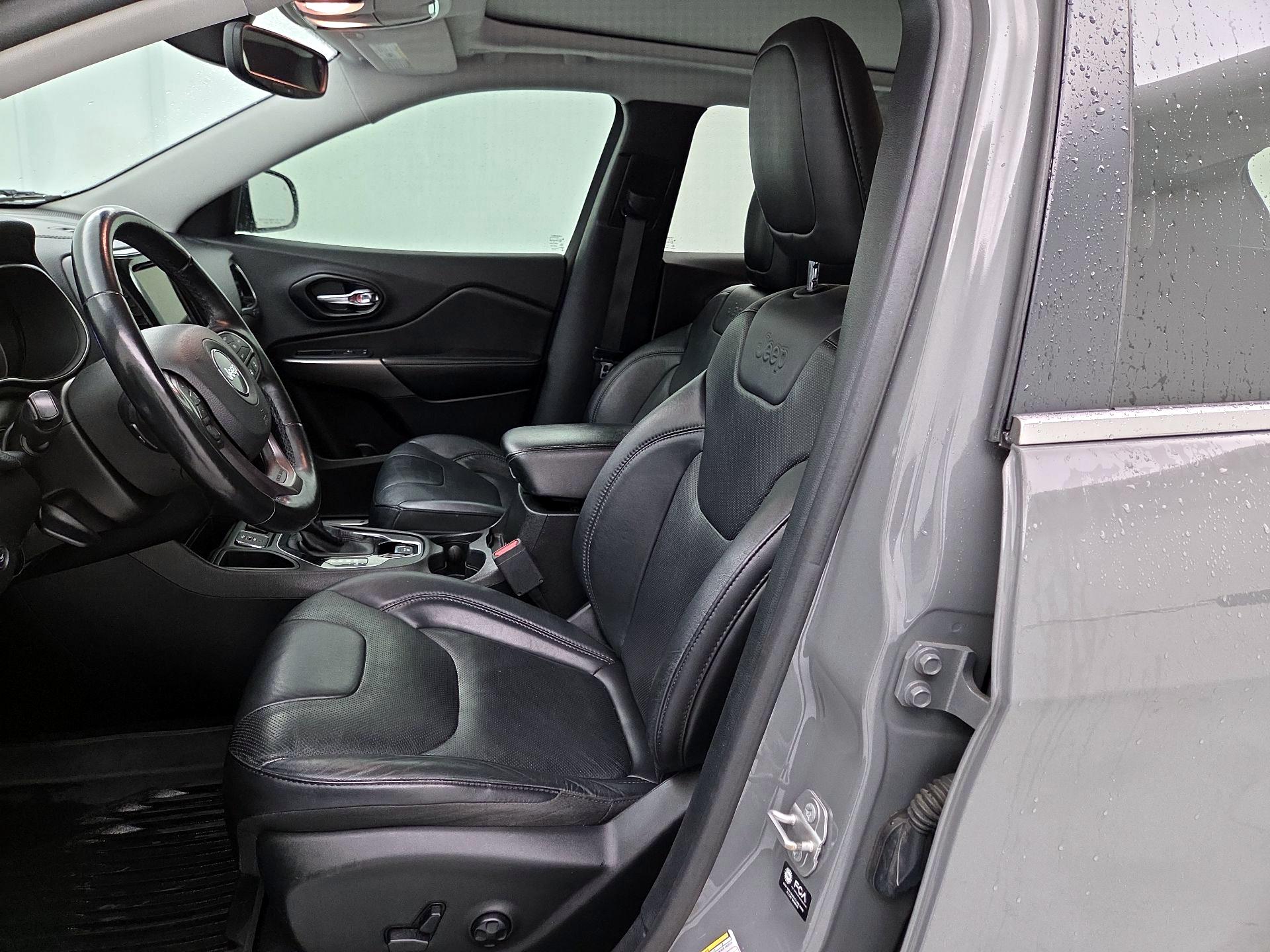 Thumbnail: 2021 Jeep Cherokee - 11