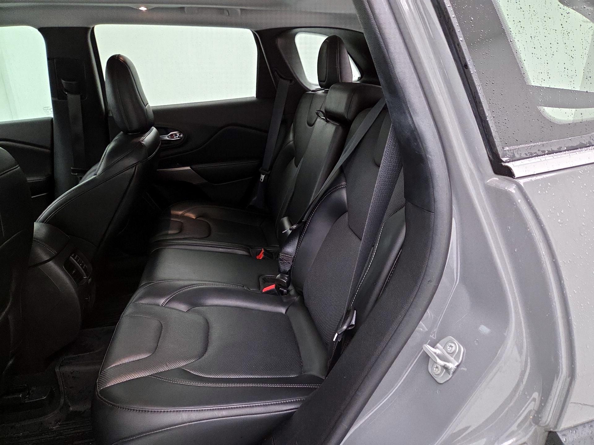 Thumbnail: 2021 Jeep Cherokee - 20