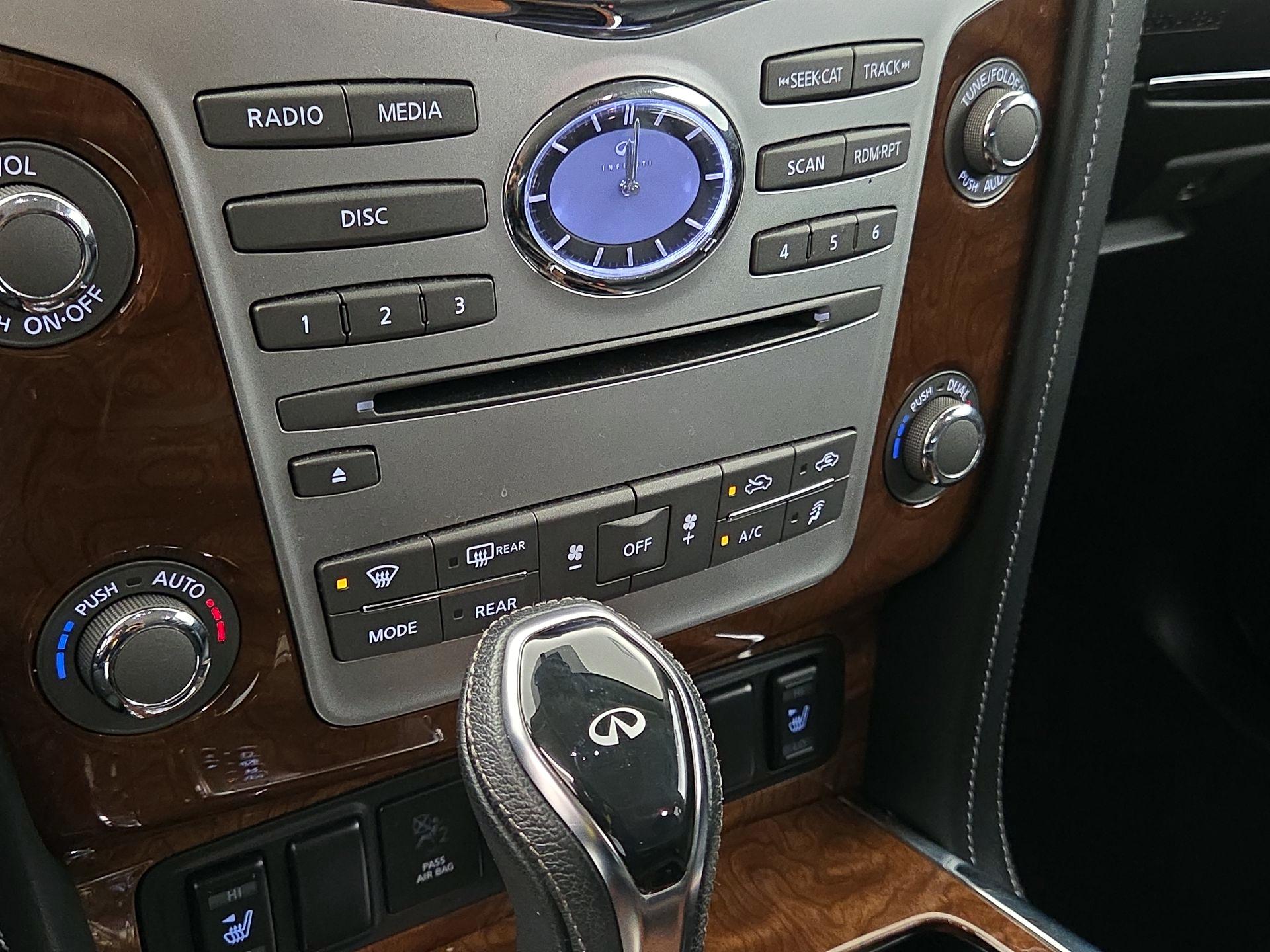 Thumbnail: 2019 INFINITI QX80 - 17
