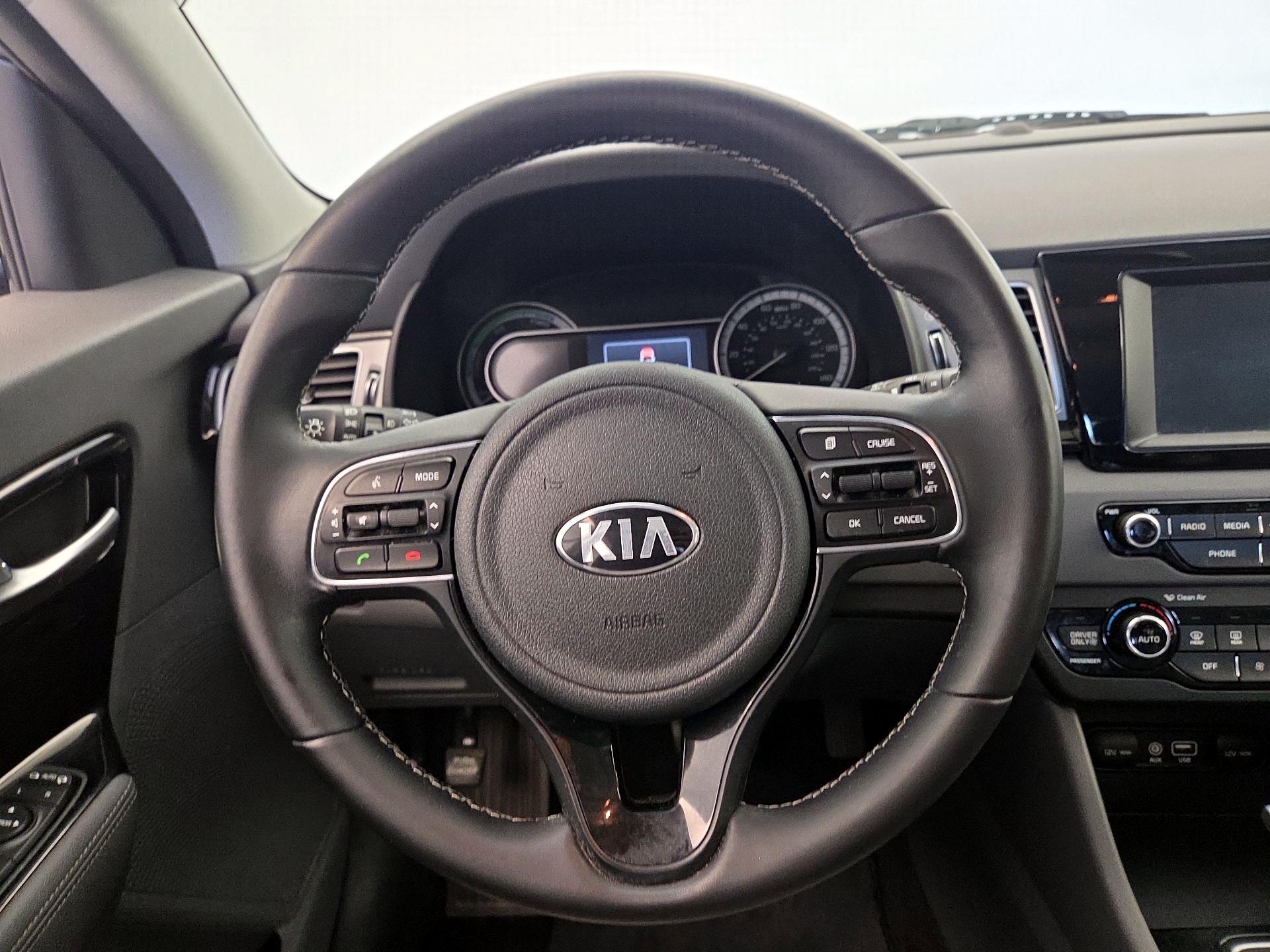 Thumbnail: 2017 Kia Niro - 10