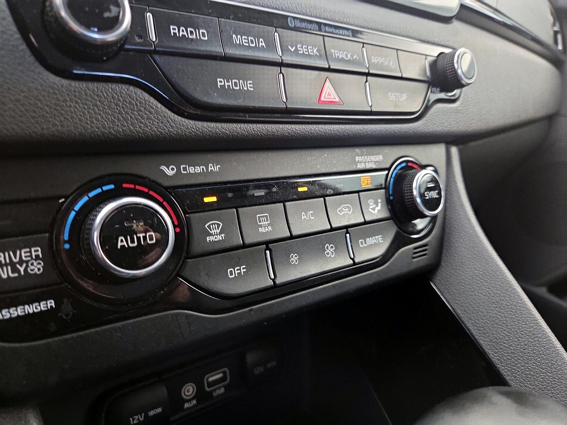 Thumbnail: 2017 Kia Niro - 16