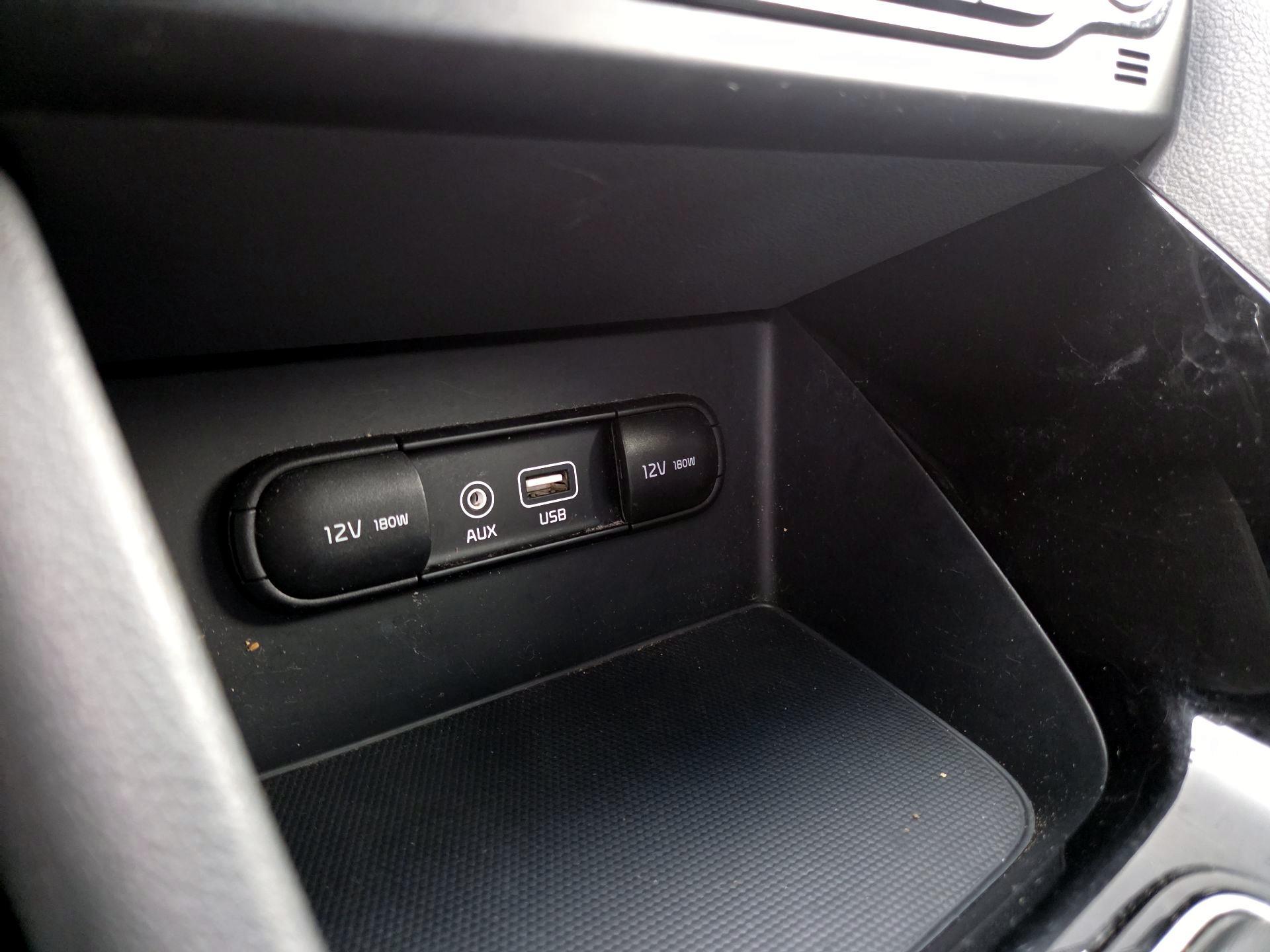 Thumbnail: 2017 Kia Niro - 18