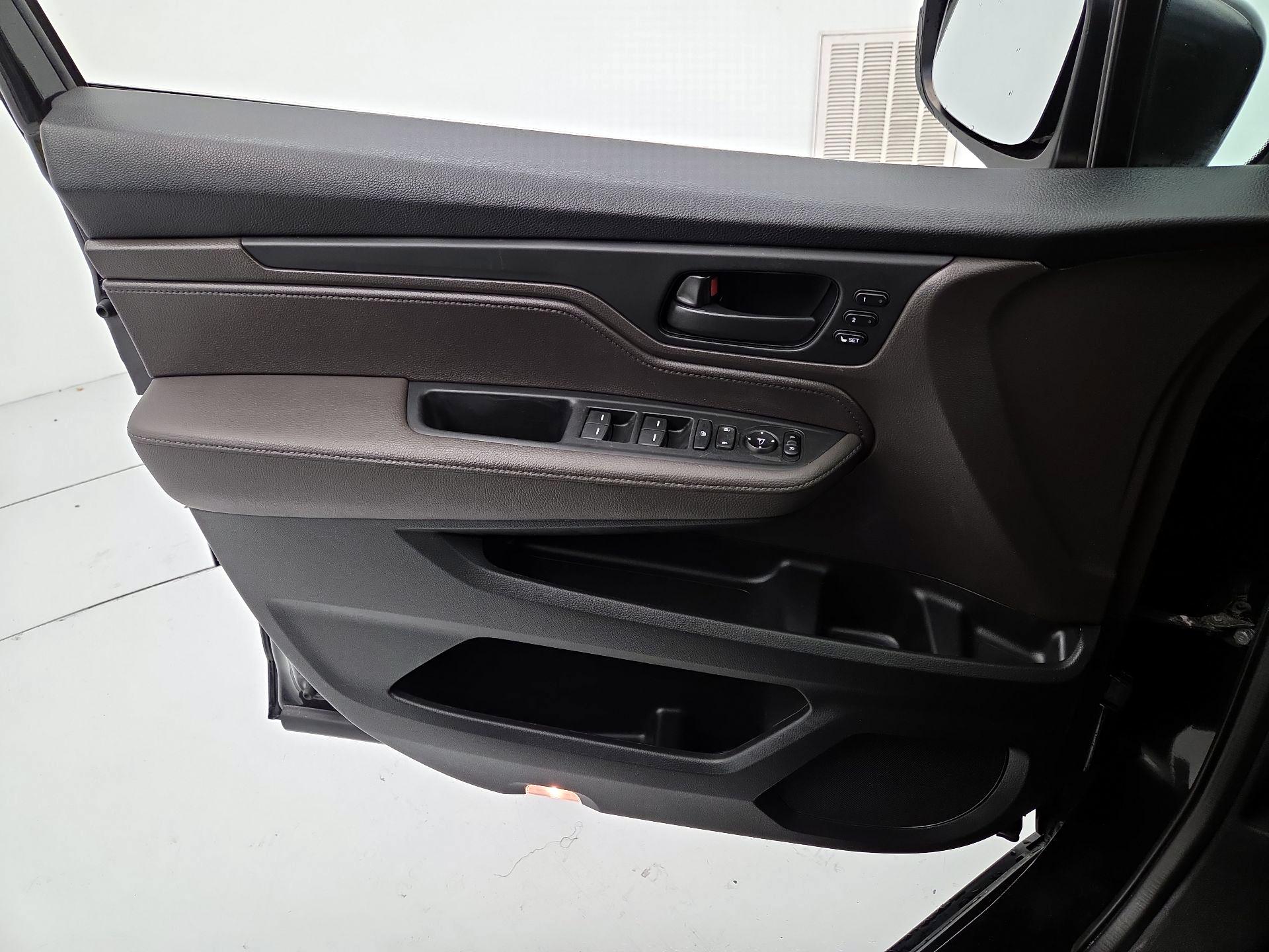 Thumbnail: 2020 Honda Odyssey - 12