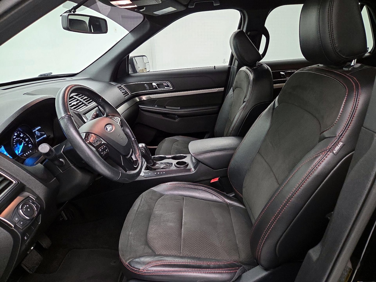 2018 Ford Explorer XLT - Photo 12