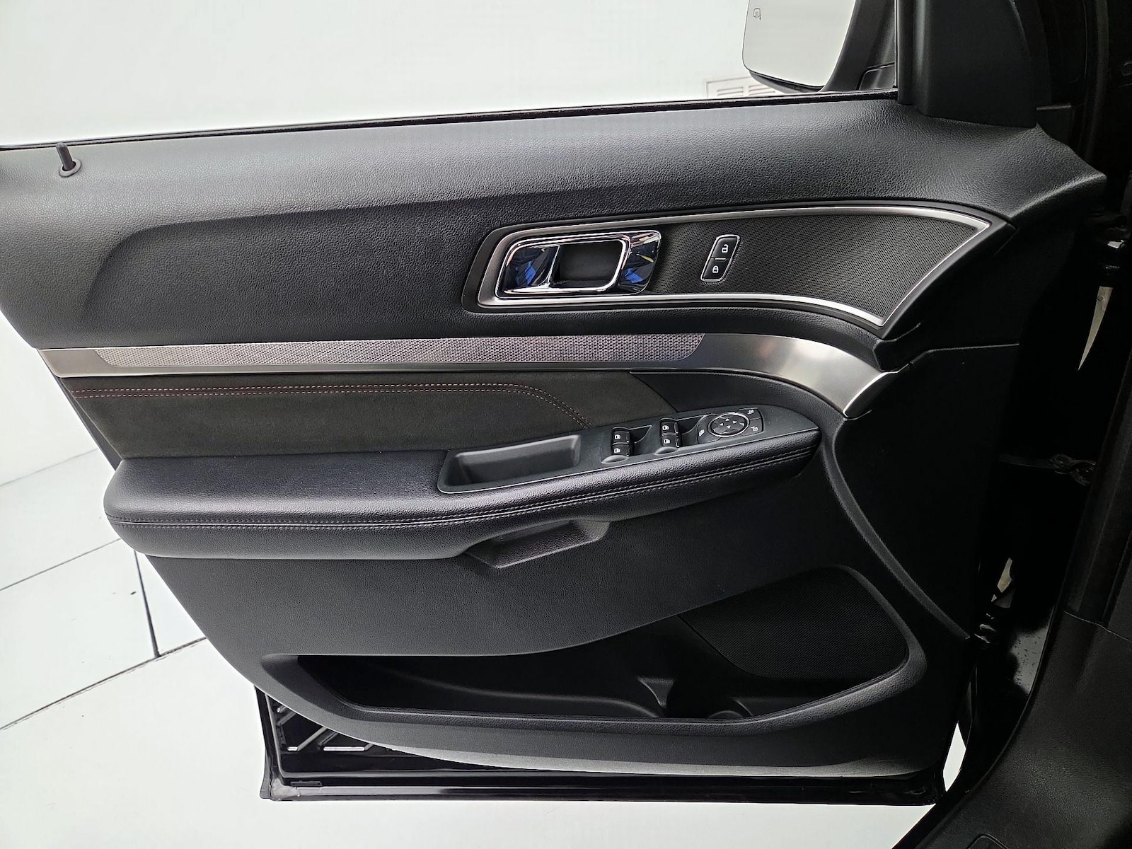 2018 Ford Explorer XLT - Photo 13