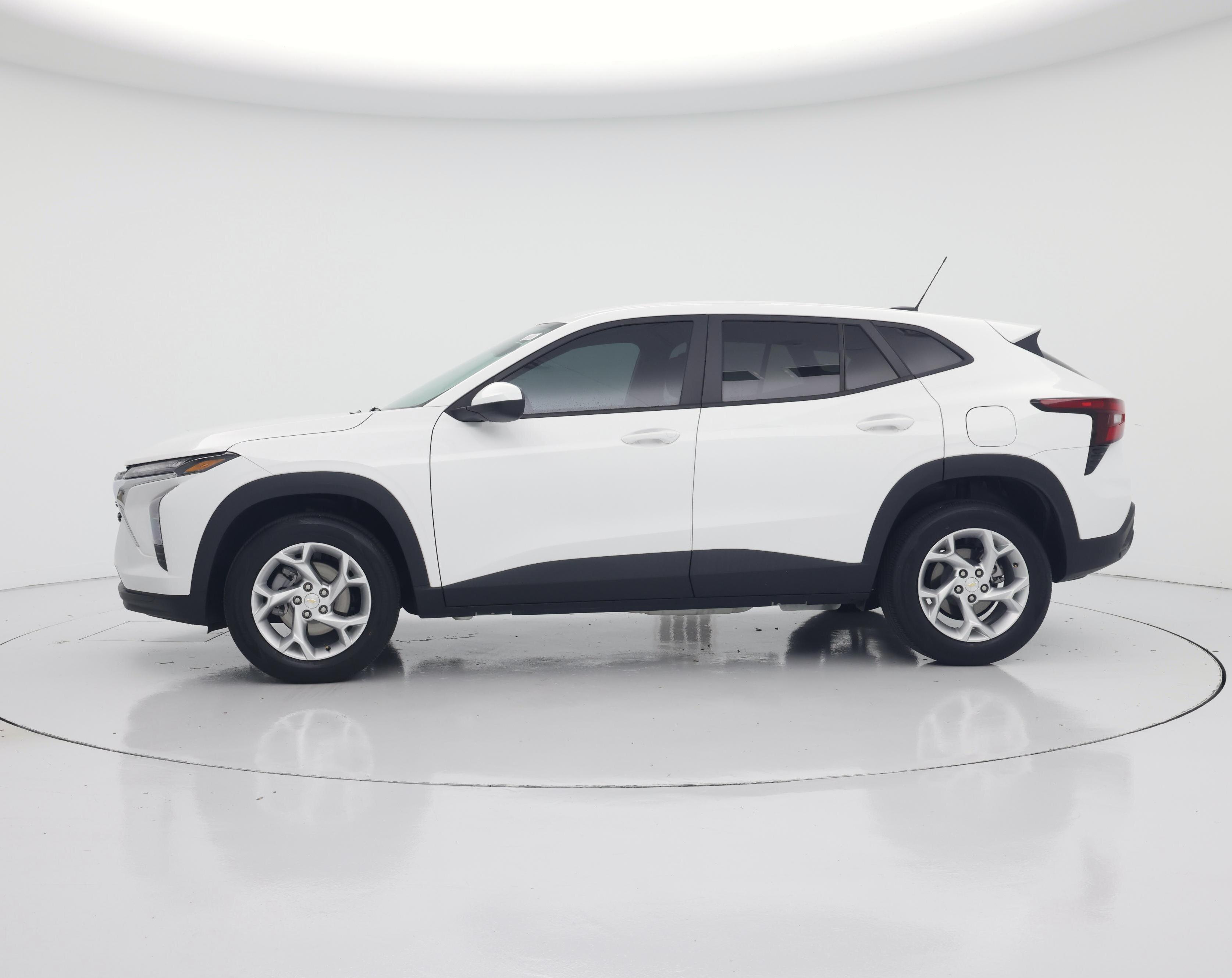 Thumbnail: 2024 Chevrolet Trax - 3